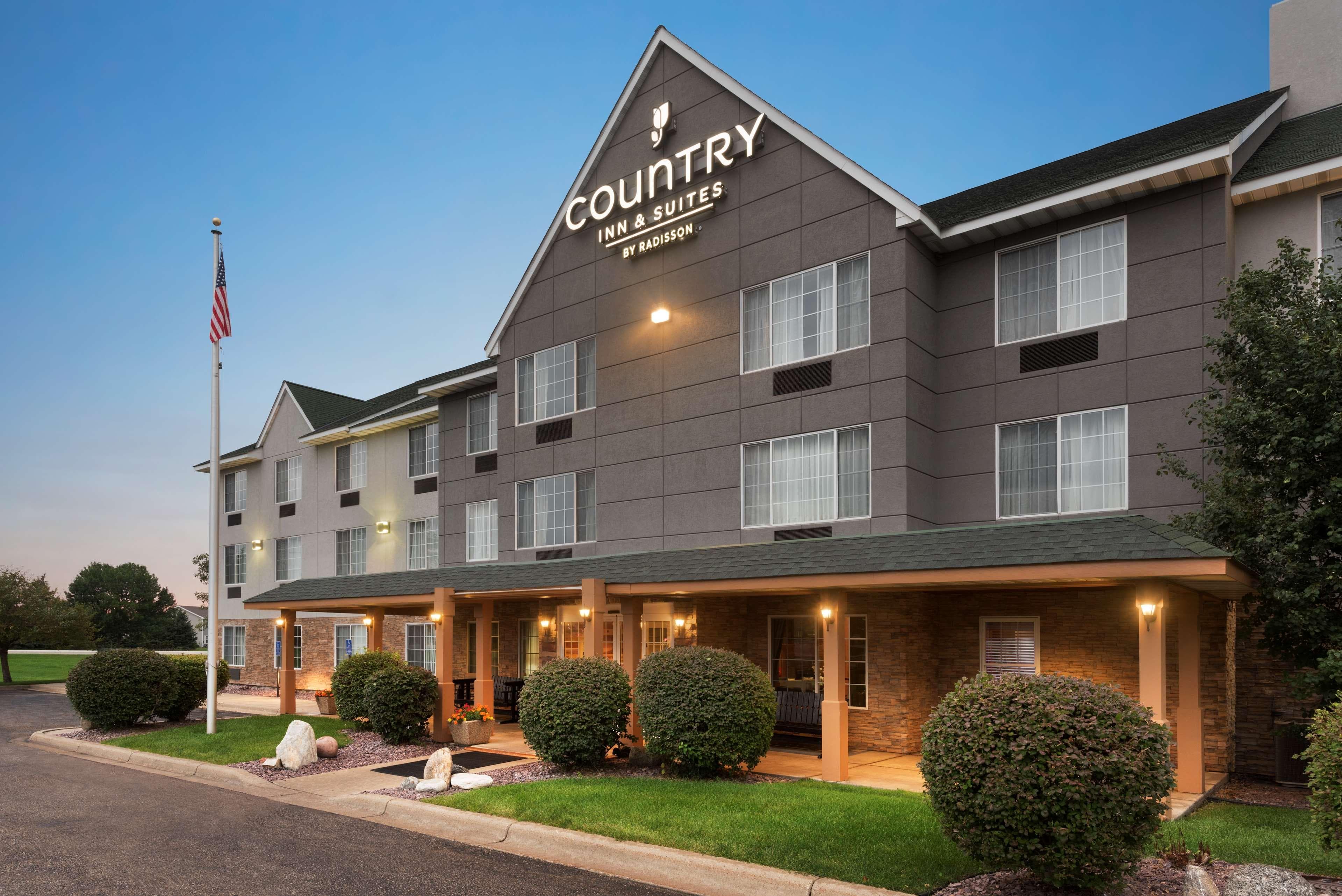 Country Inn & Suites by Radisson, Minneapolis/Shakopee - Image 1
