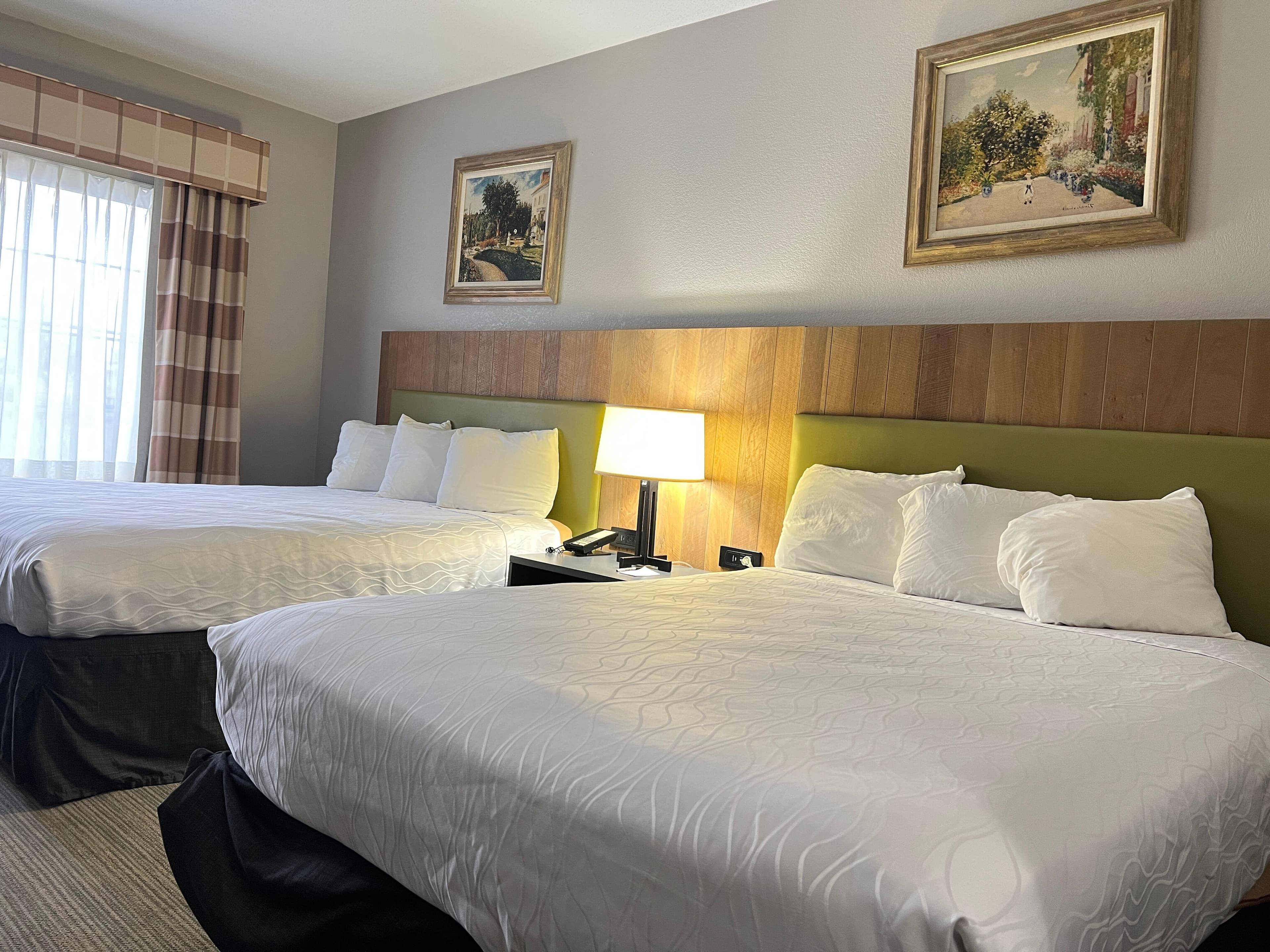 Country Inn & Suites by Radisson, Minneapolis/Shakopee - Image 2
