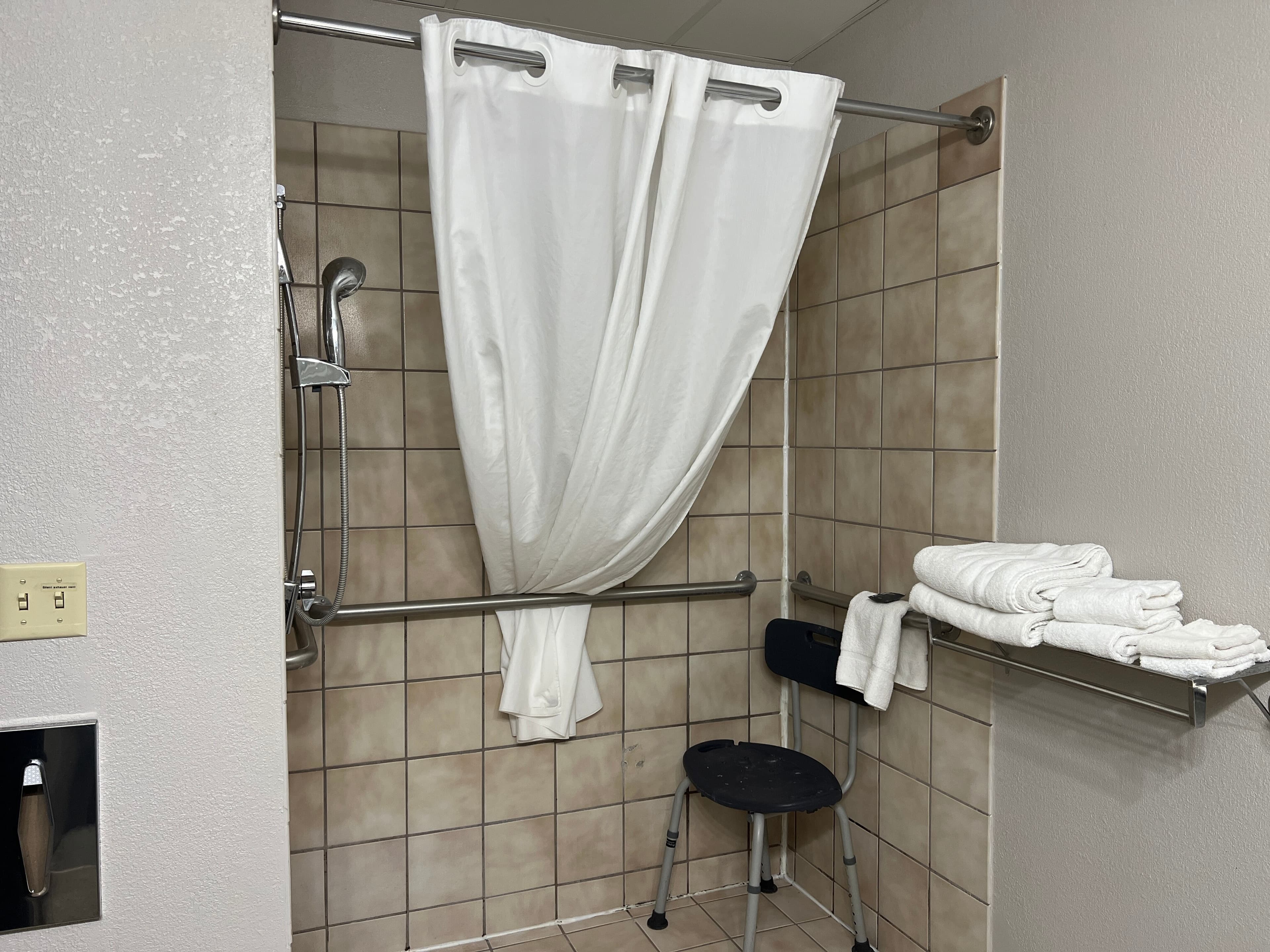 Country Inn & Suites by Radisson, Minneapolis/Shakopee — 6