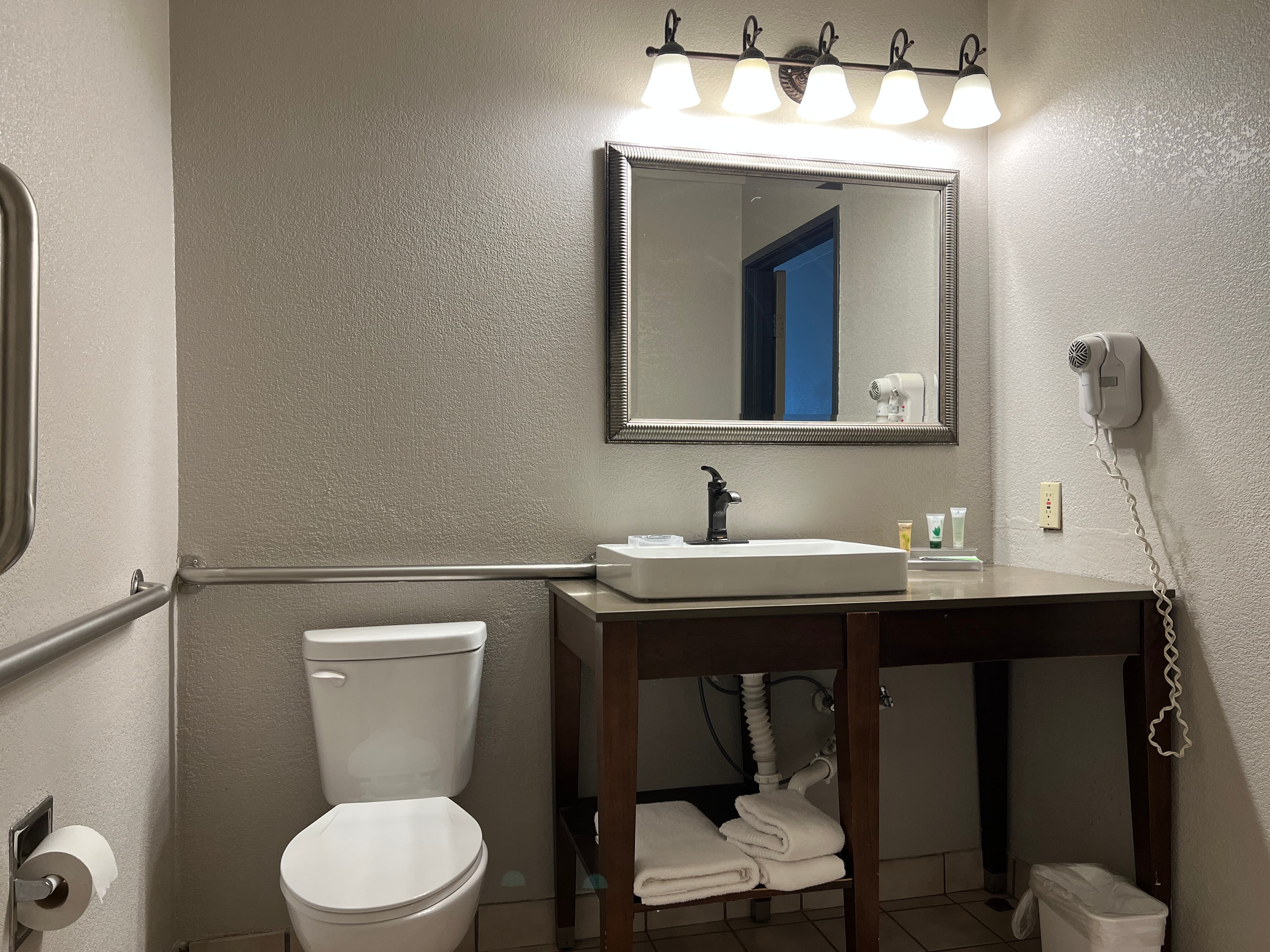 Country Inn & Suites by Radisson, Minneapolis/Shakopee — 10