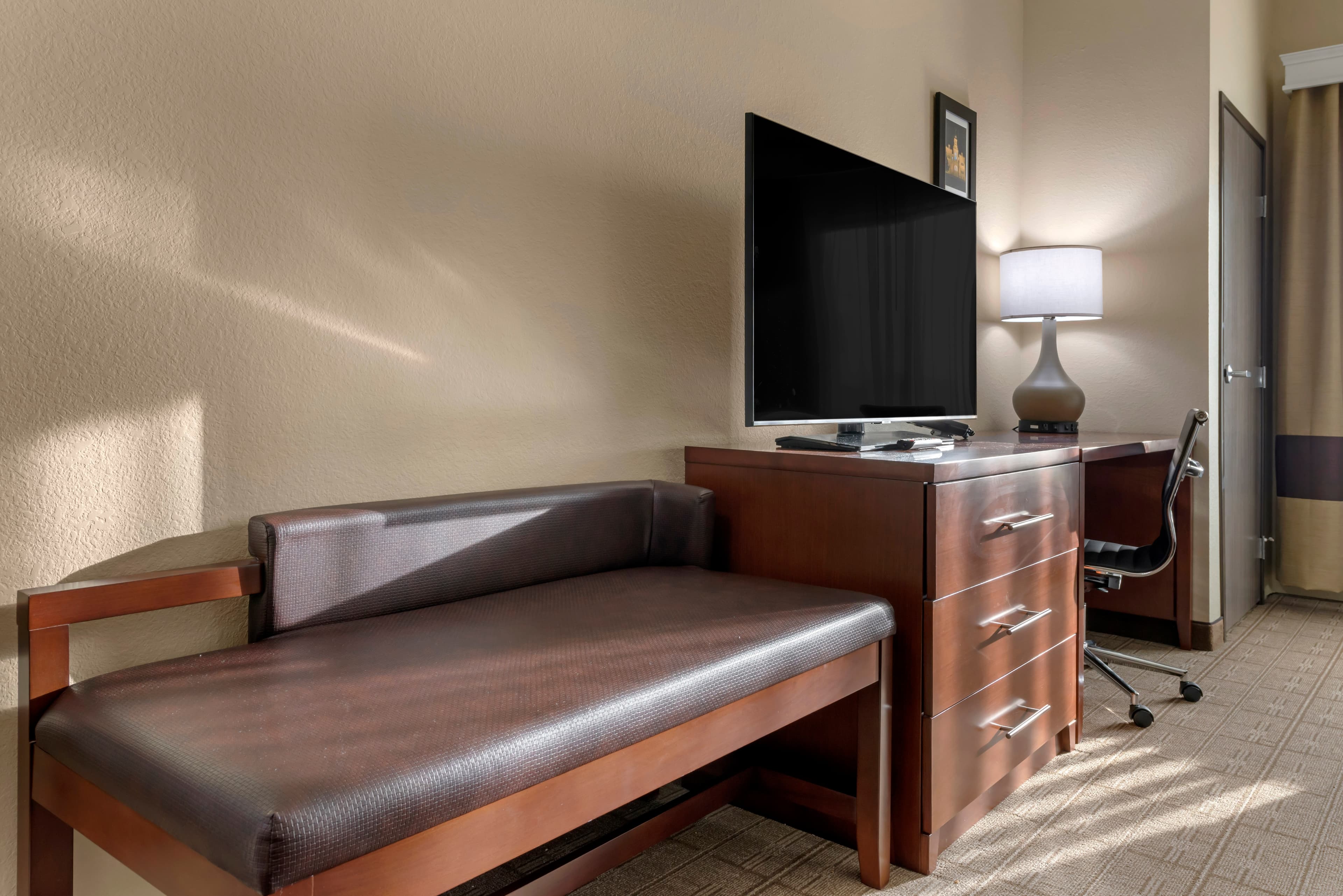Comfort Inn & Suites North Mankato - Image 4