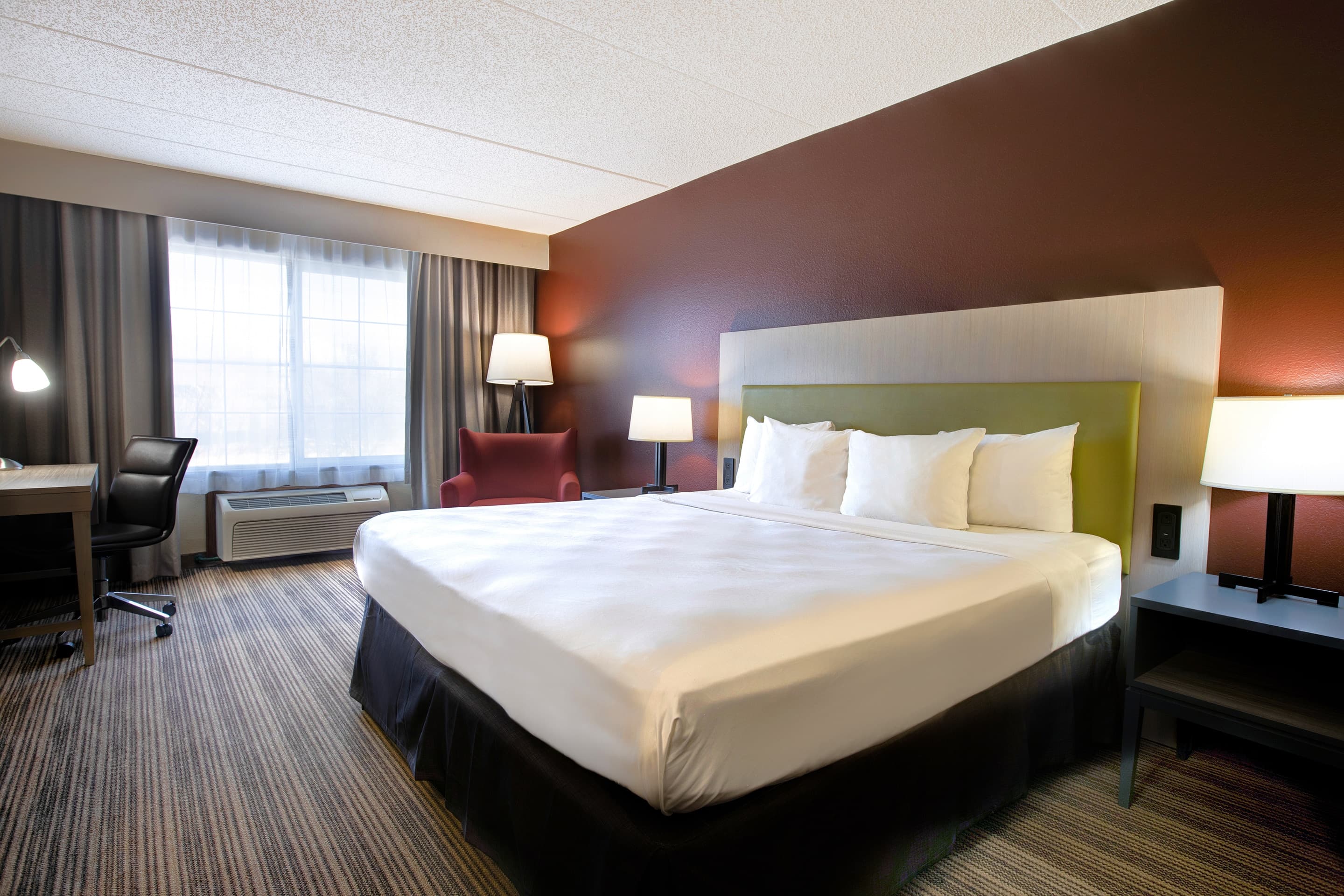 Comfort Inn & Suites St. Paul Northeast - Image 2
