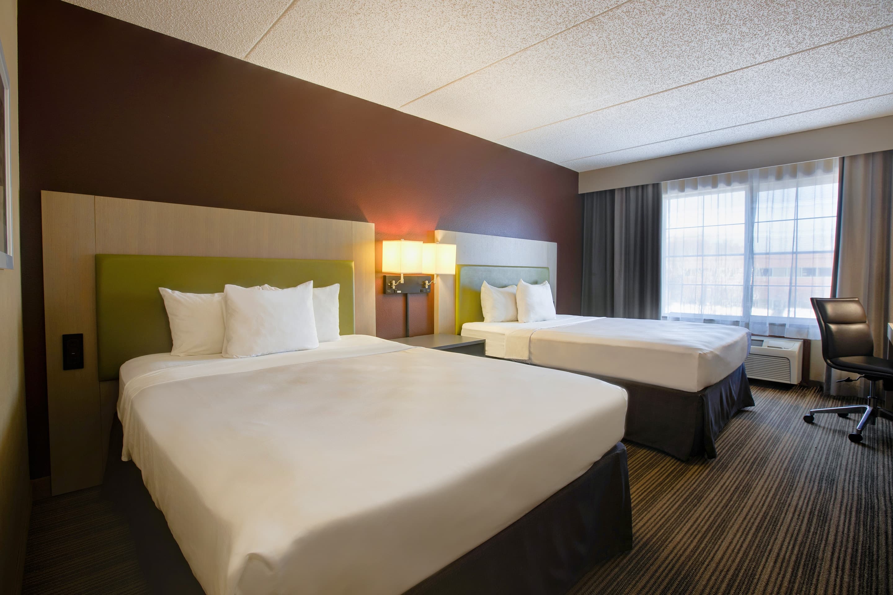 Comfort Inn & Suites St. Paul Northeast — 6