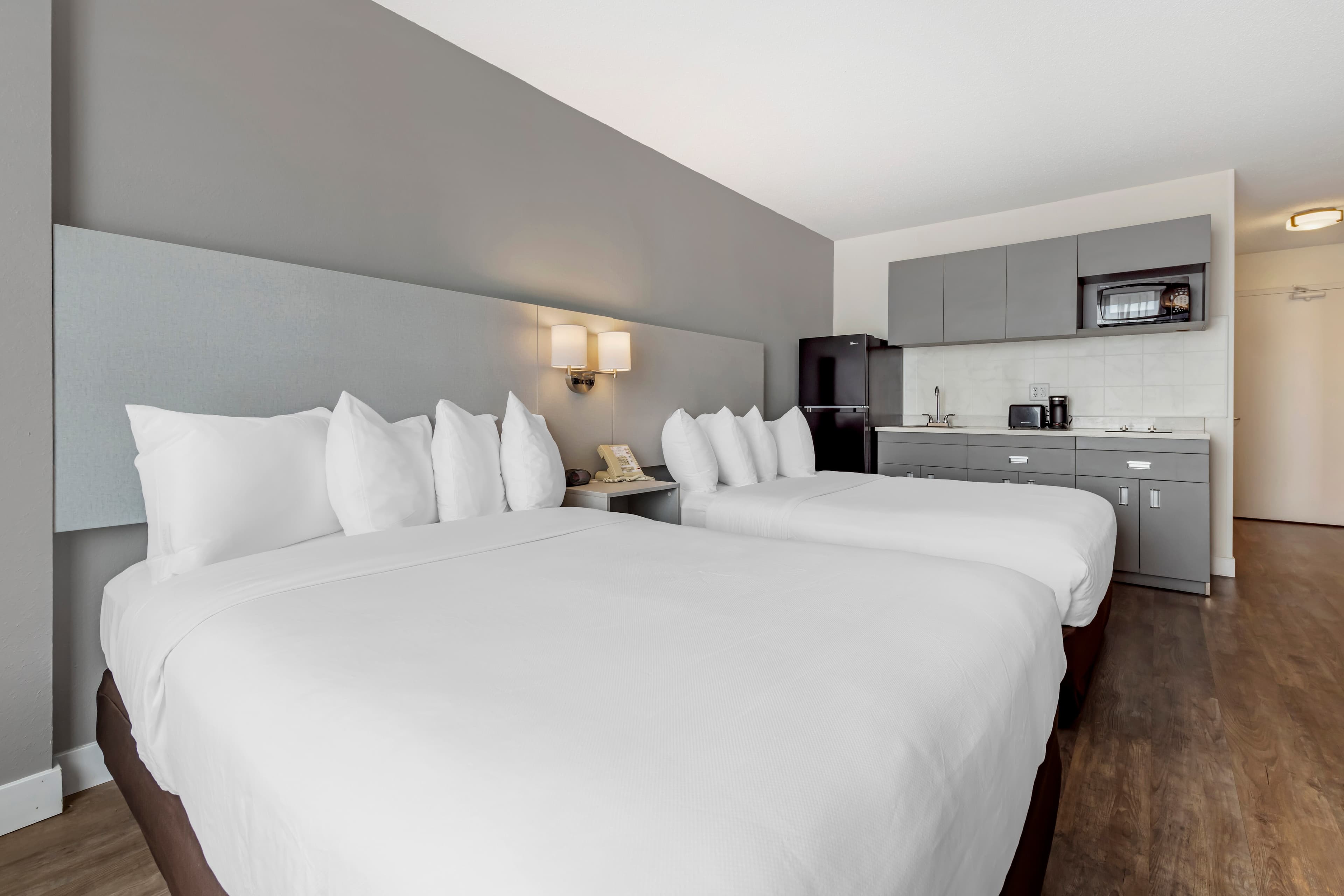 MainStay Suites MSP Airport - Mall of America - Image 2
