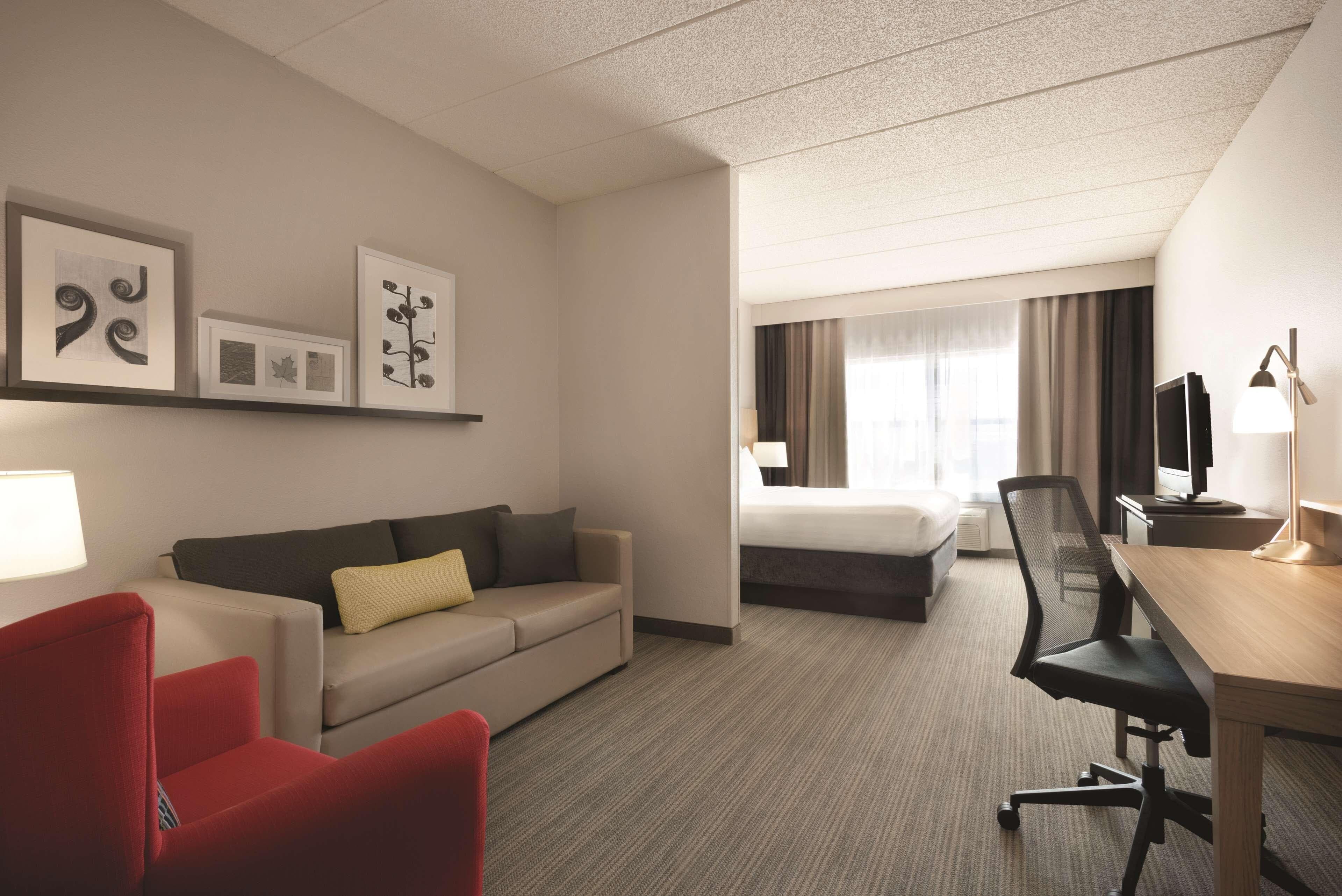 Country Inn & Suites by Radisson, Shoreview-Mounds View, MN — 7