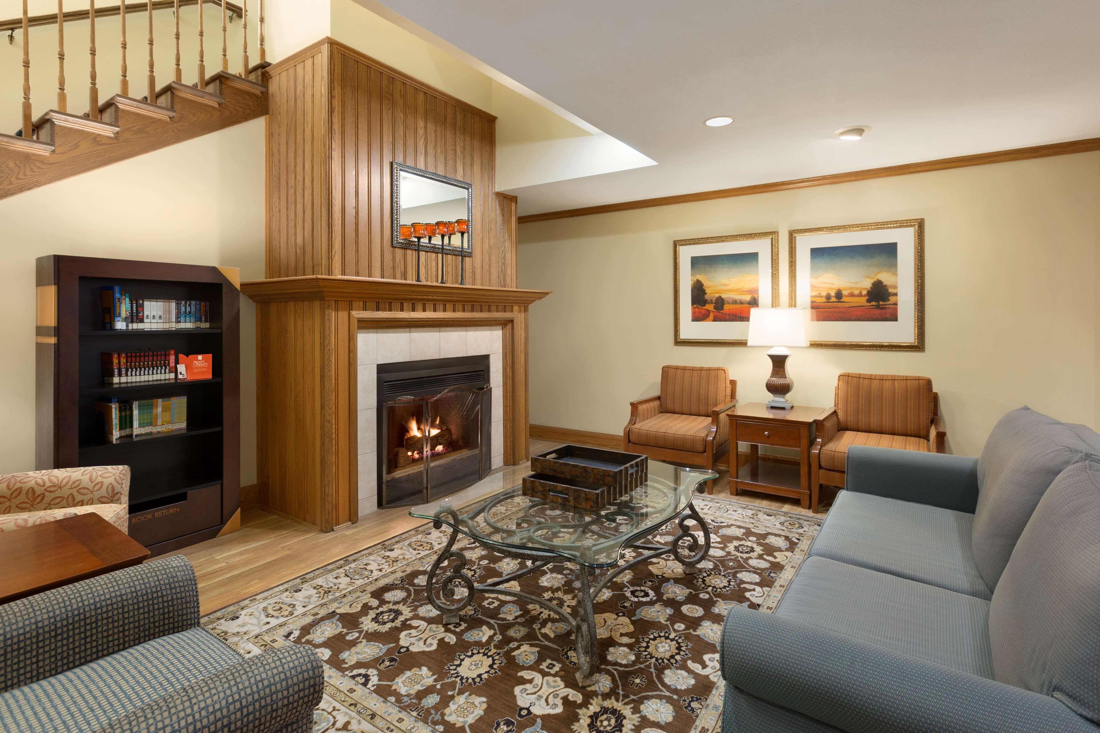 Country Inn & Suites by Radisson, Rochester, MN - Image 1