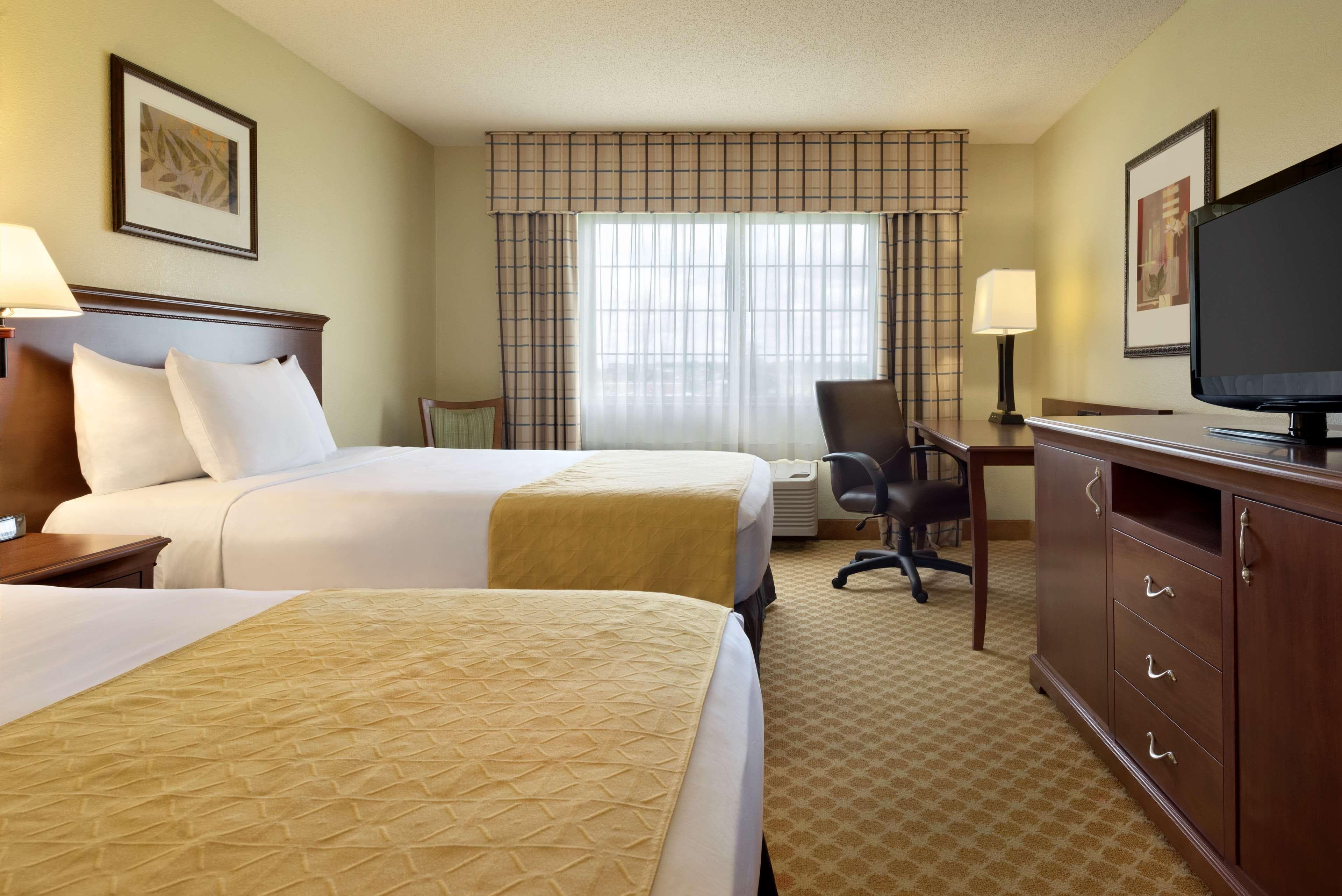 Country Inn & Suites by Radisson, Rochester, MN — 6