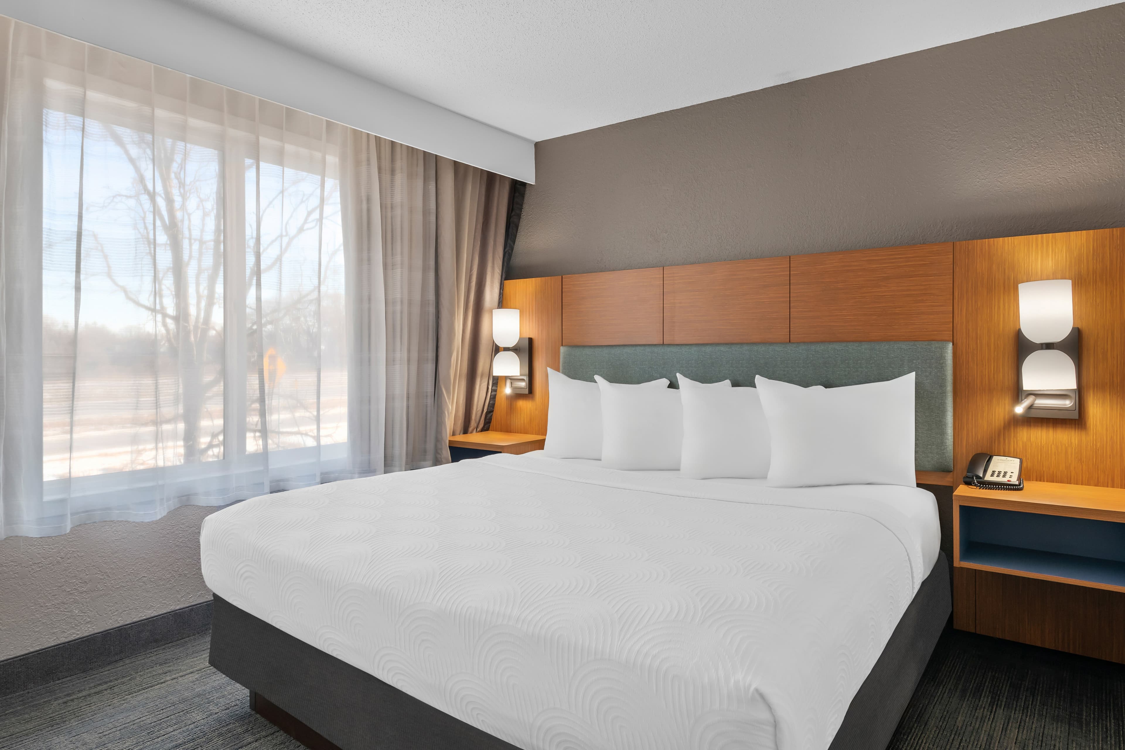Country Inn & Suites by Radisson, Coon Rapids, MN — 9