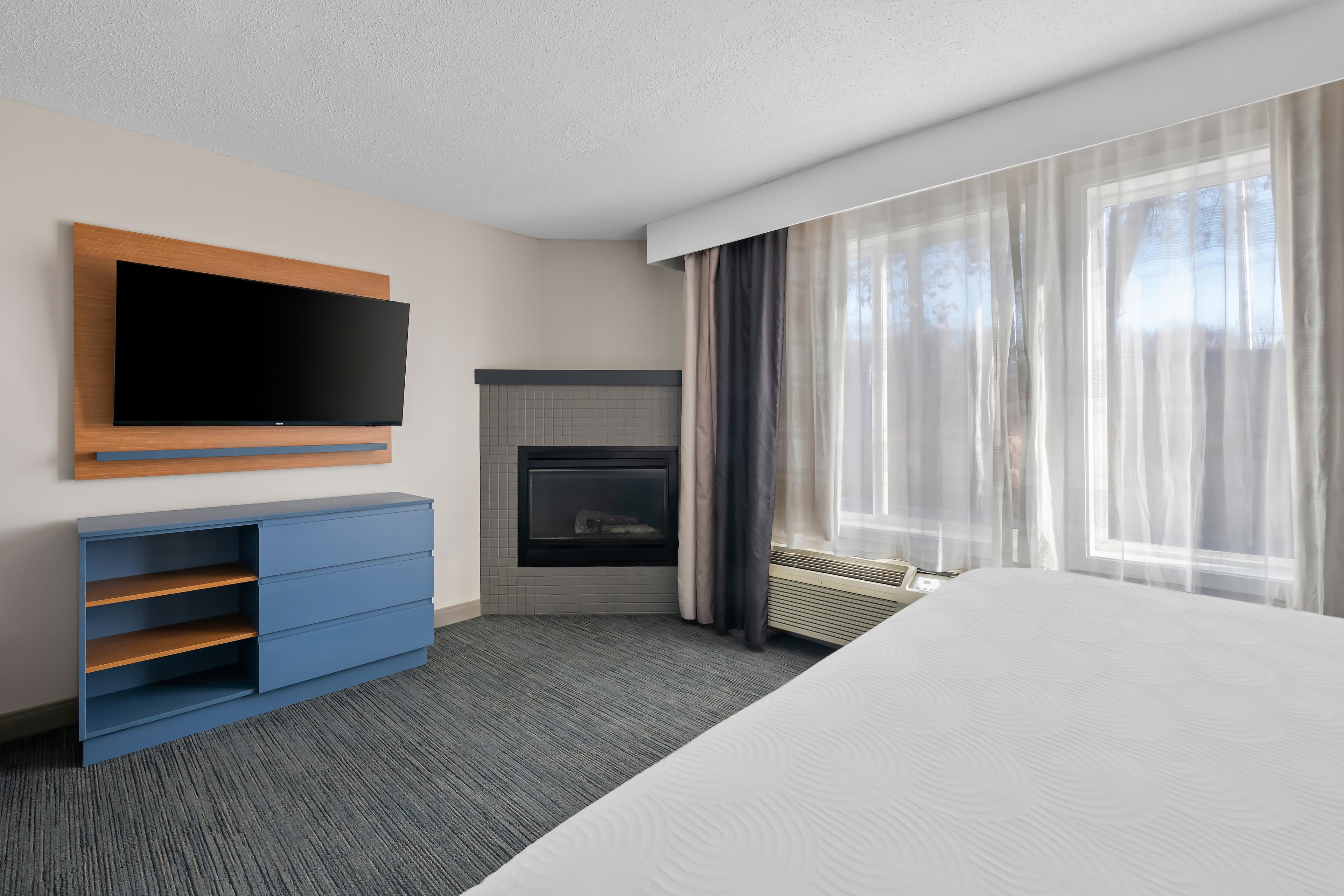 Country Inn & Suites by Radisson, Coon Rapids, MN — 19