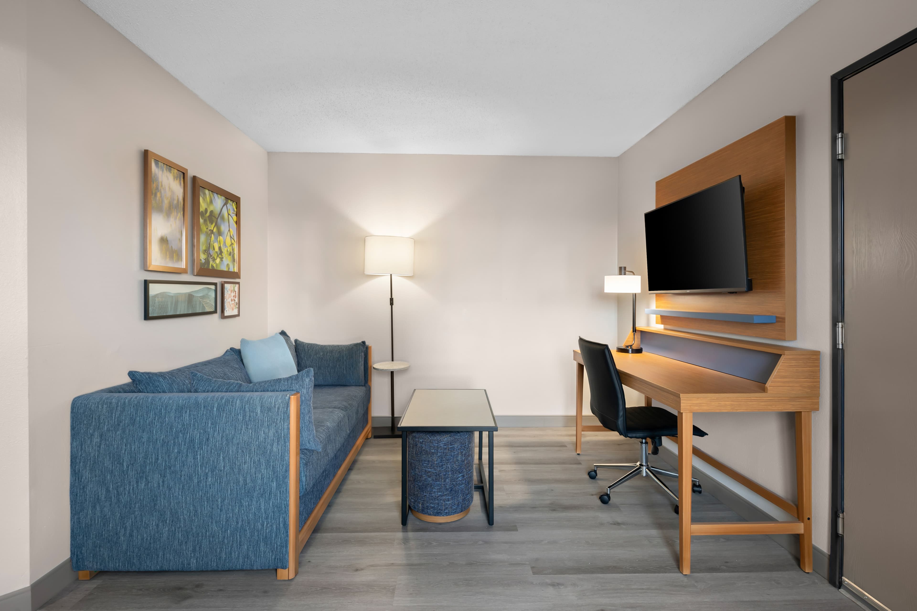 Country Inn & Suites by Radisson, Coon Rapids, MN — 20