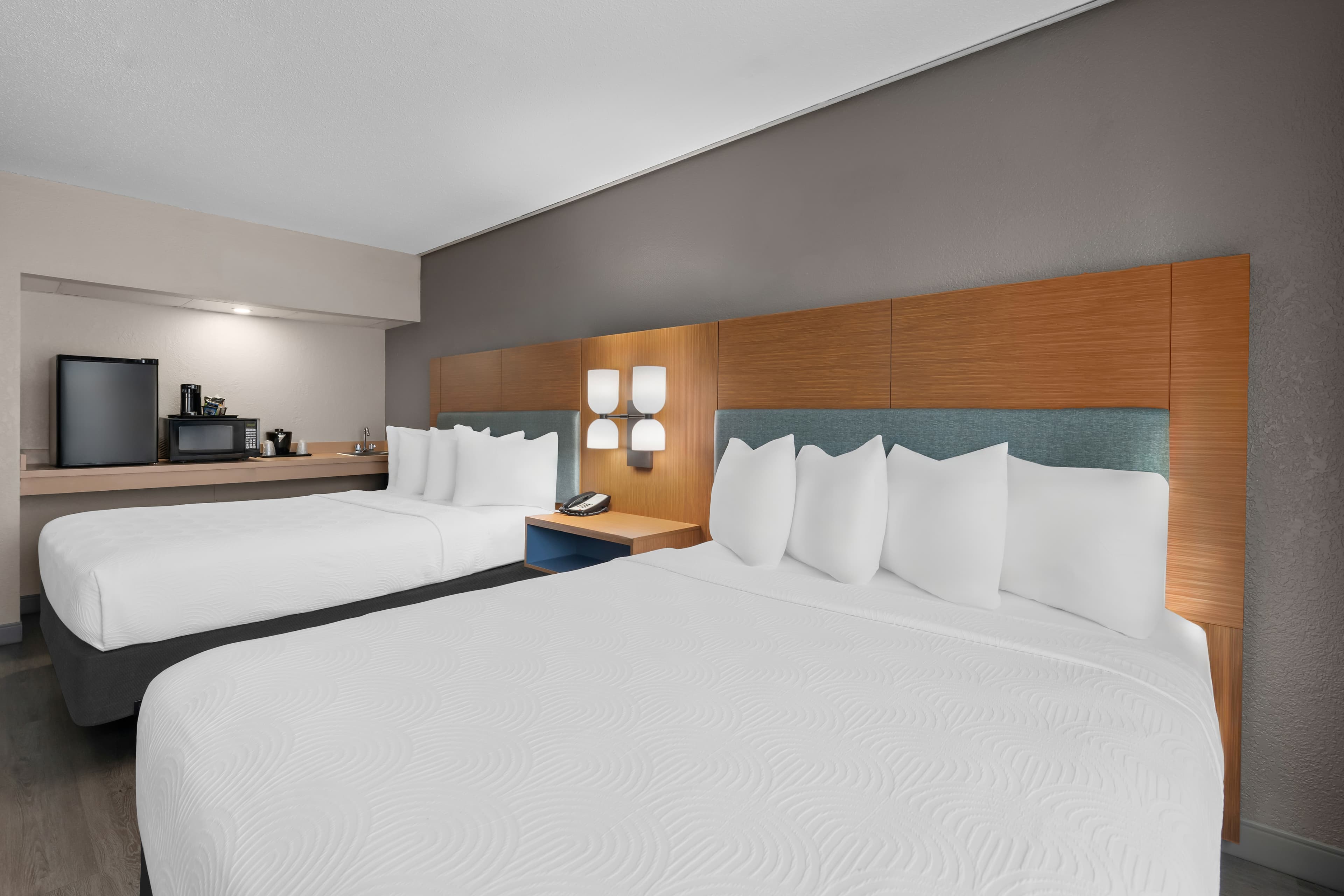 Country Inn & Suites by Radisson, Coon Rapids, MN — 26