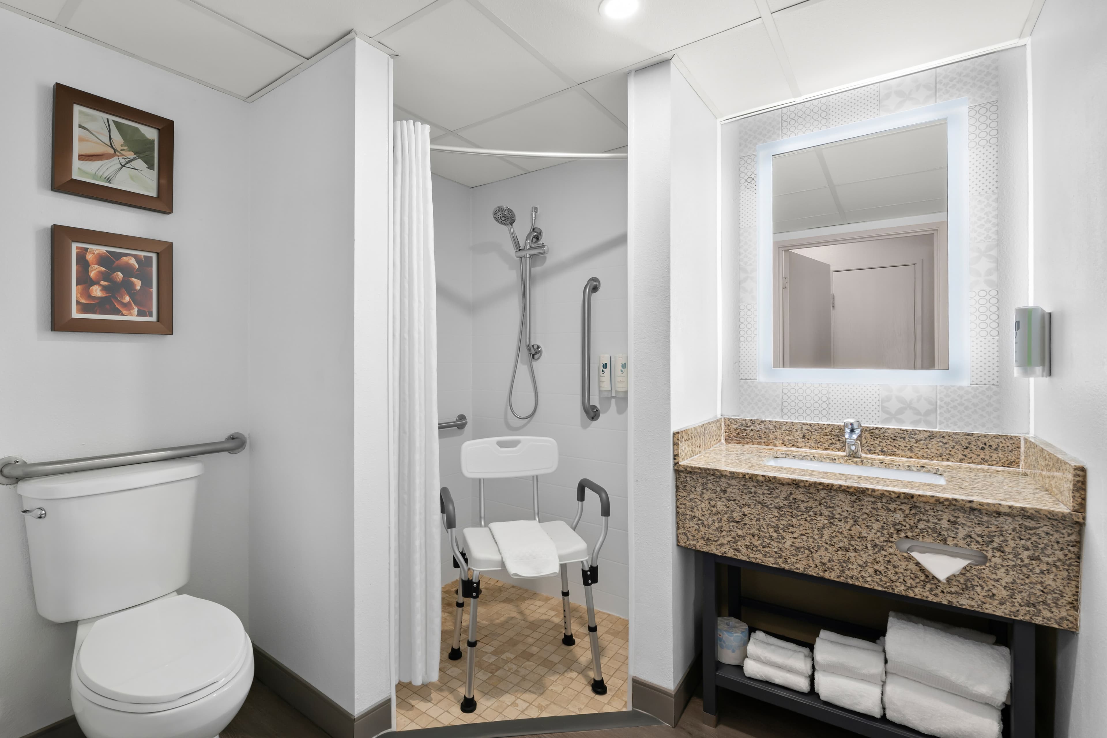 Country Inn & Suites by Radisson, Coon Rapids, MN — 28