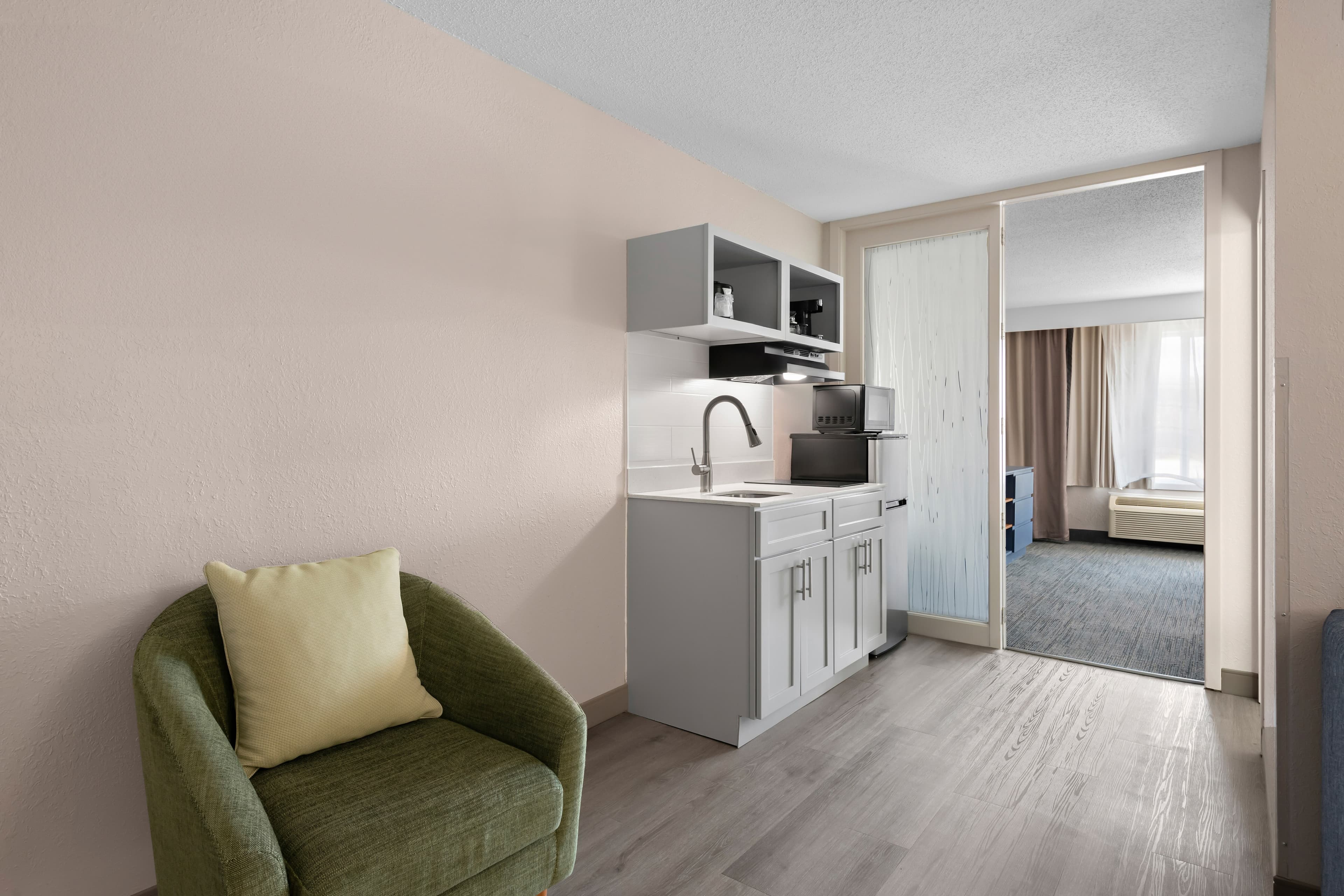 Country Inn & Suites by Radisson, Coon Rapids, MN — 33
