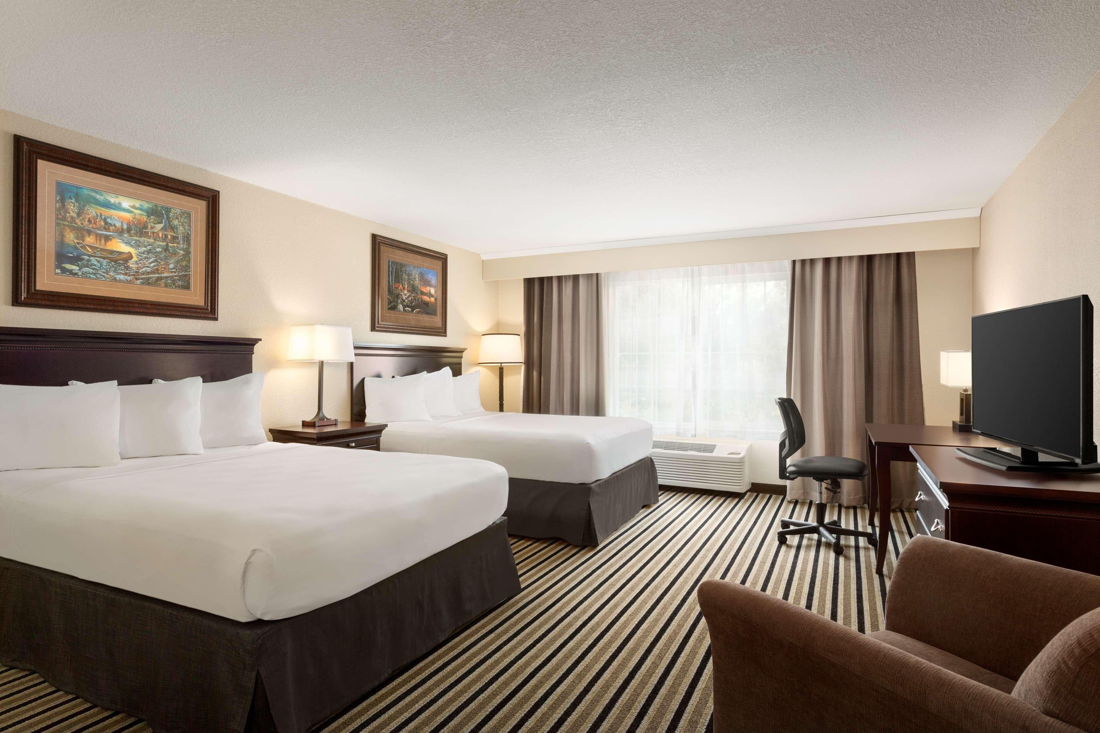 Country Inn & Suites by Radisson, Little Falls, MN - Image 5