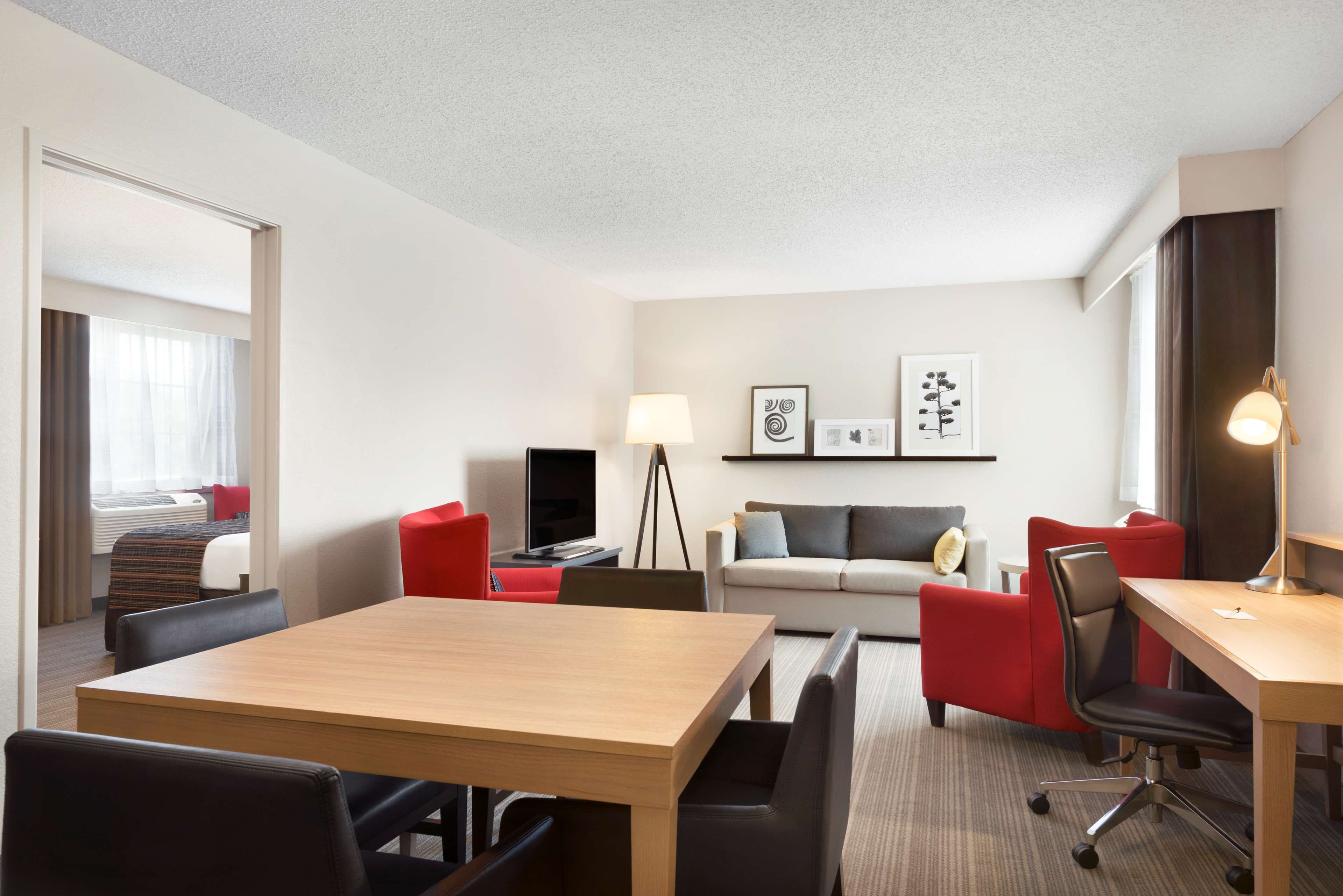 Country Inn & Suites by Radisson, Minneapolis West, MN — 6