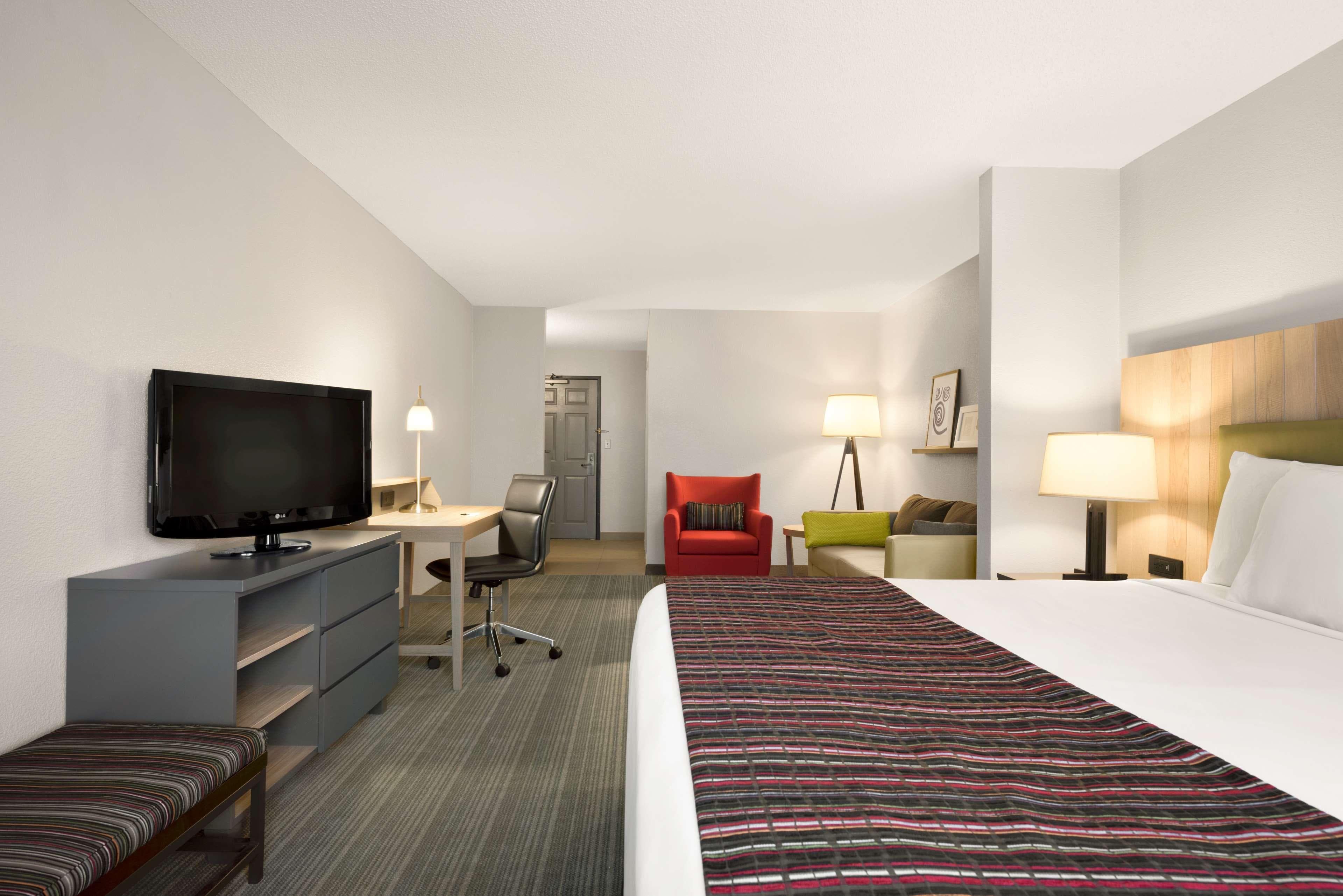 Country Inn & Suites by Radisson, Minneapolis West, MN — 7