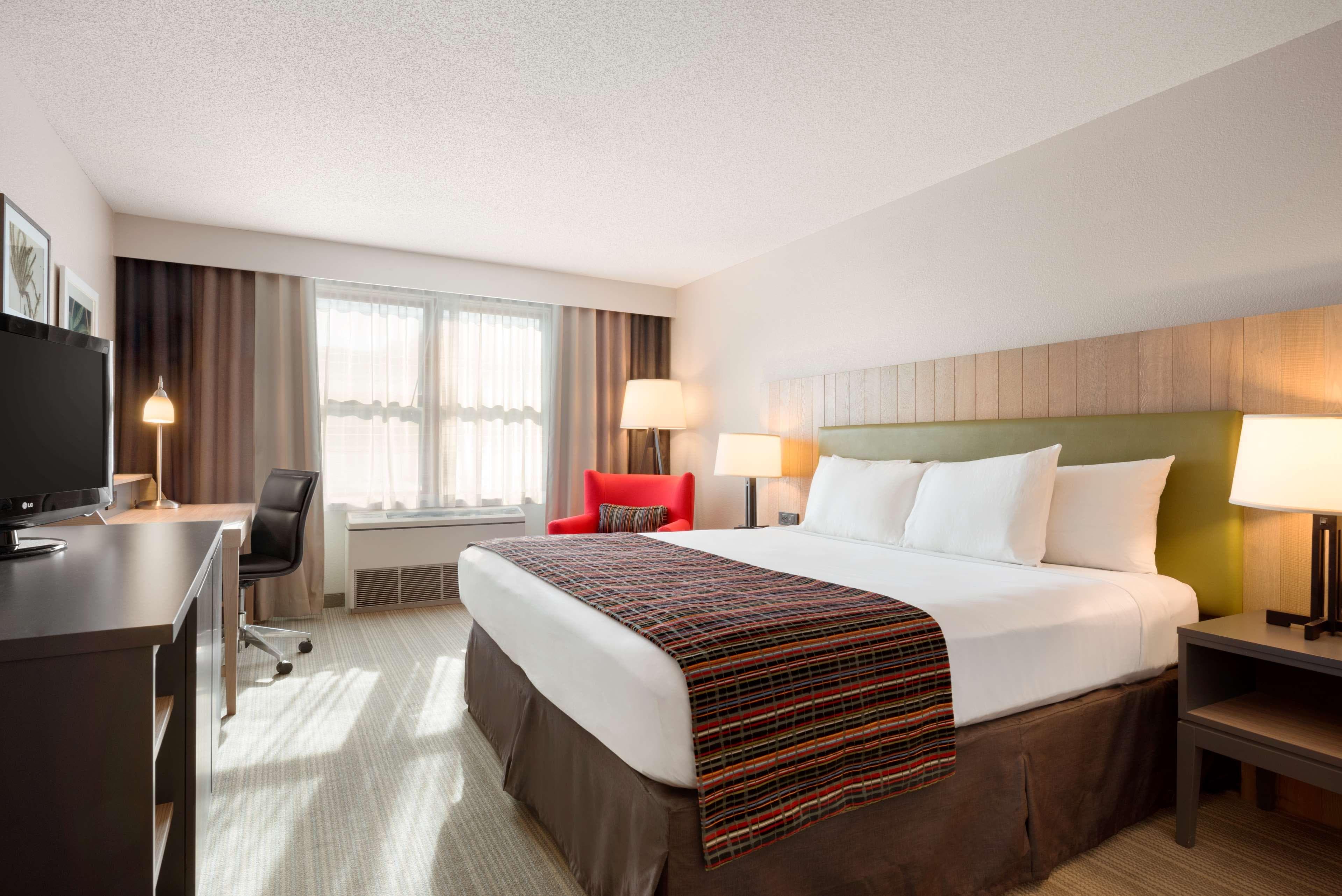 Country Inn & Suites by Radisson, Minneapolis West, MN - Image 2