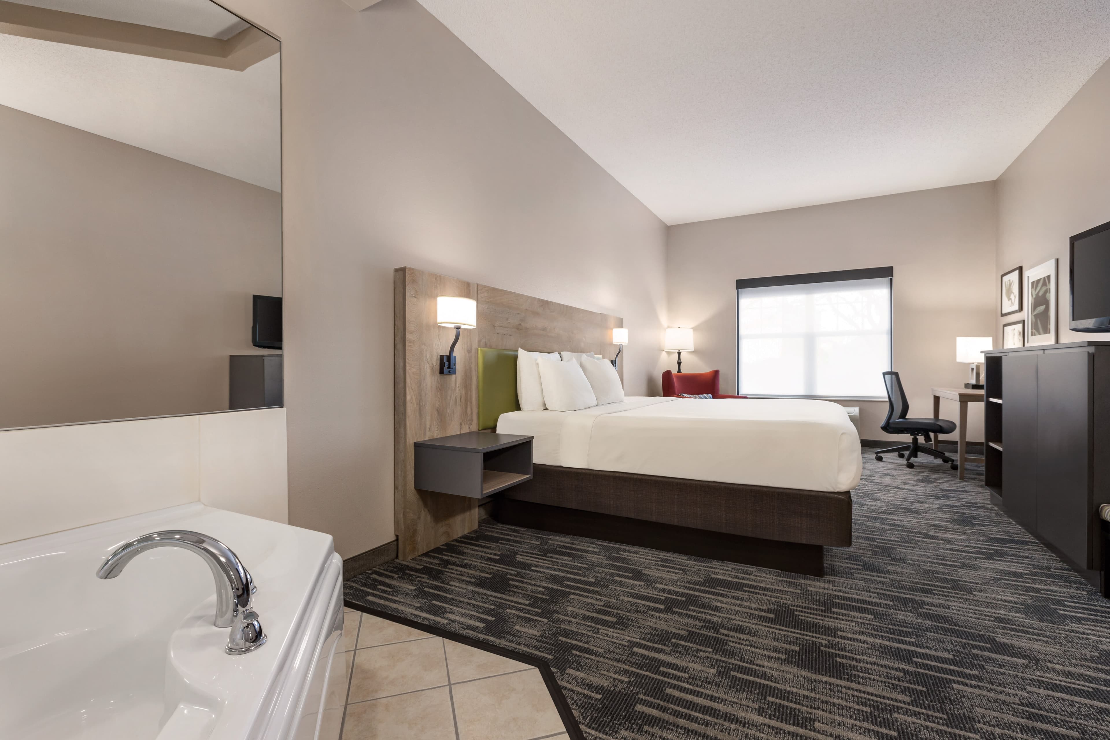Country Inn & Suites by Radisson, St. Cloud East, MN — 43