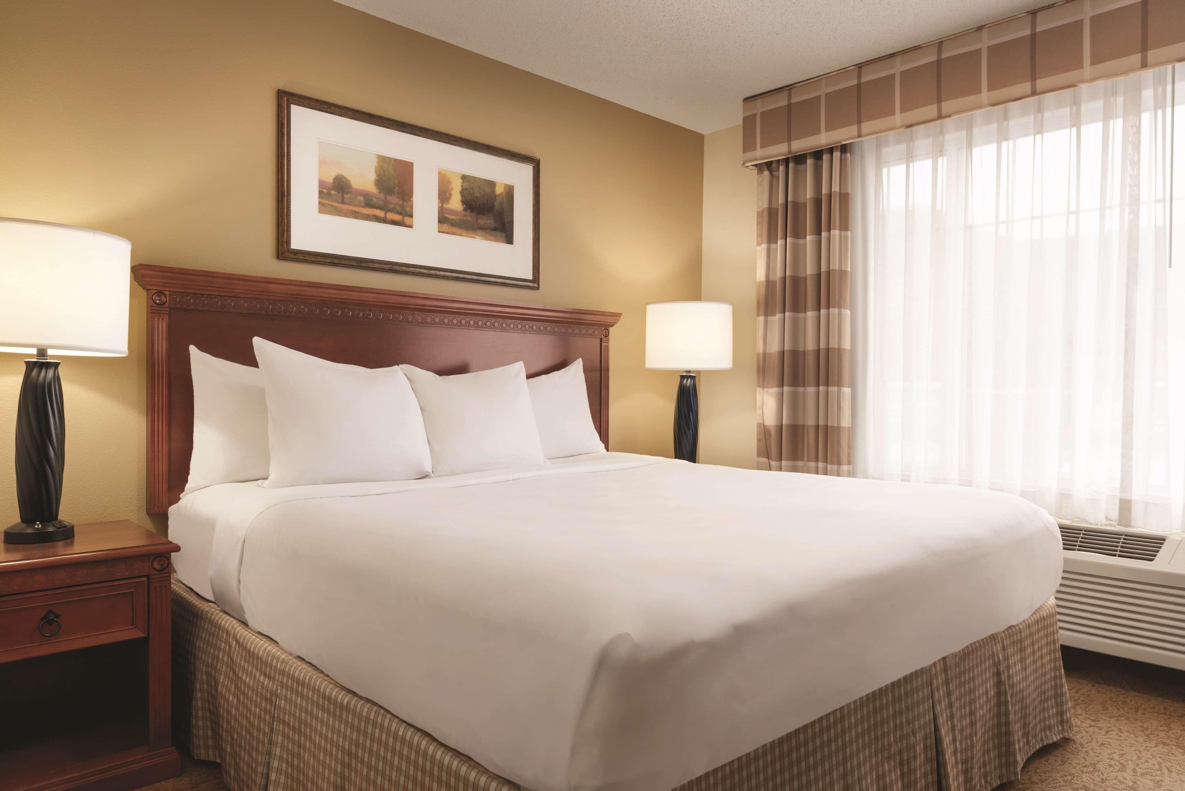 Country Inn & Suites by Radisson, Mankato Hotel and Conference Center, MN — 11