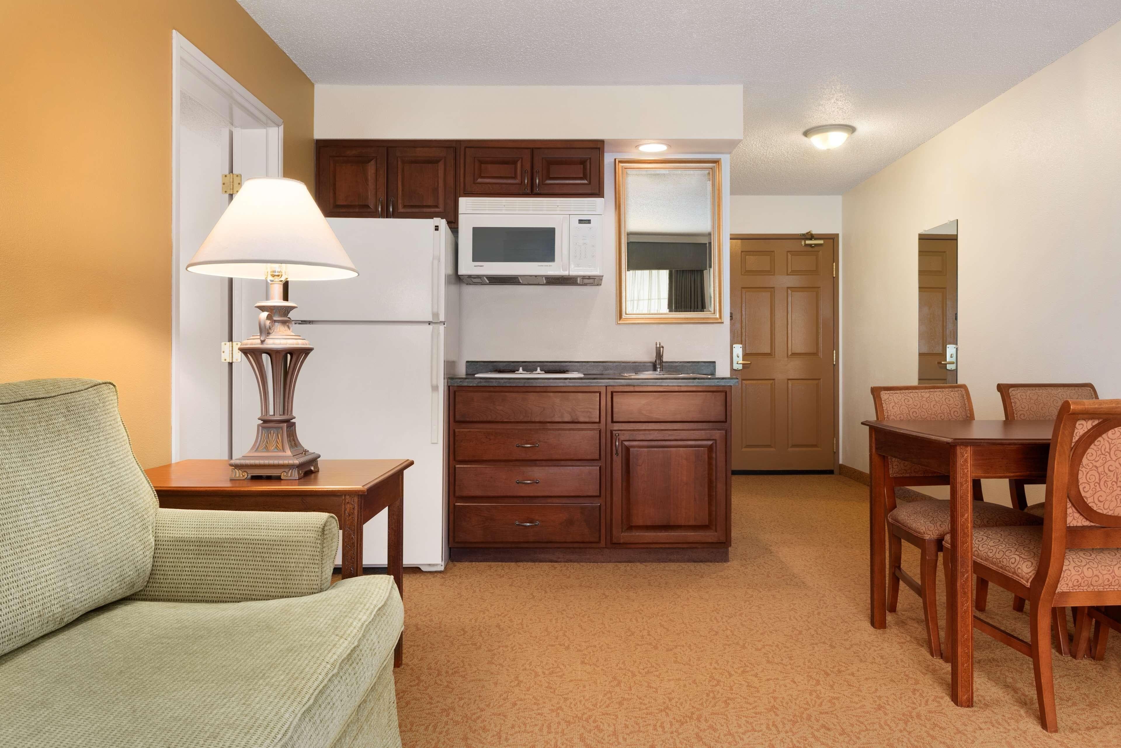 Country Inn & Suites by Radisson, Mankato Hotel and Conference Center, MN — 6