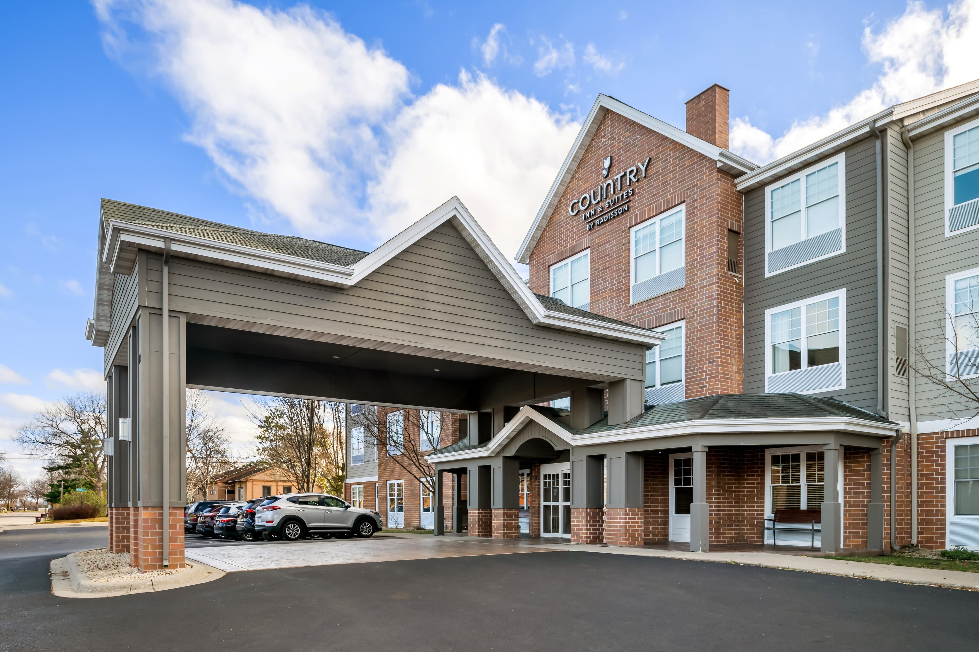 Country Inn & Suites by Radisson, Red Wing, MN - Image 1