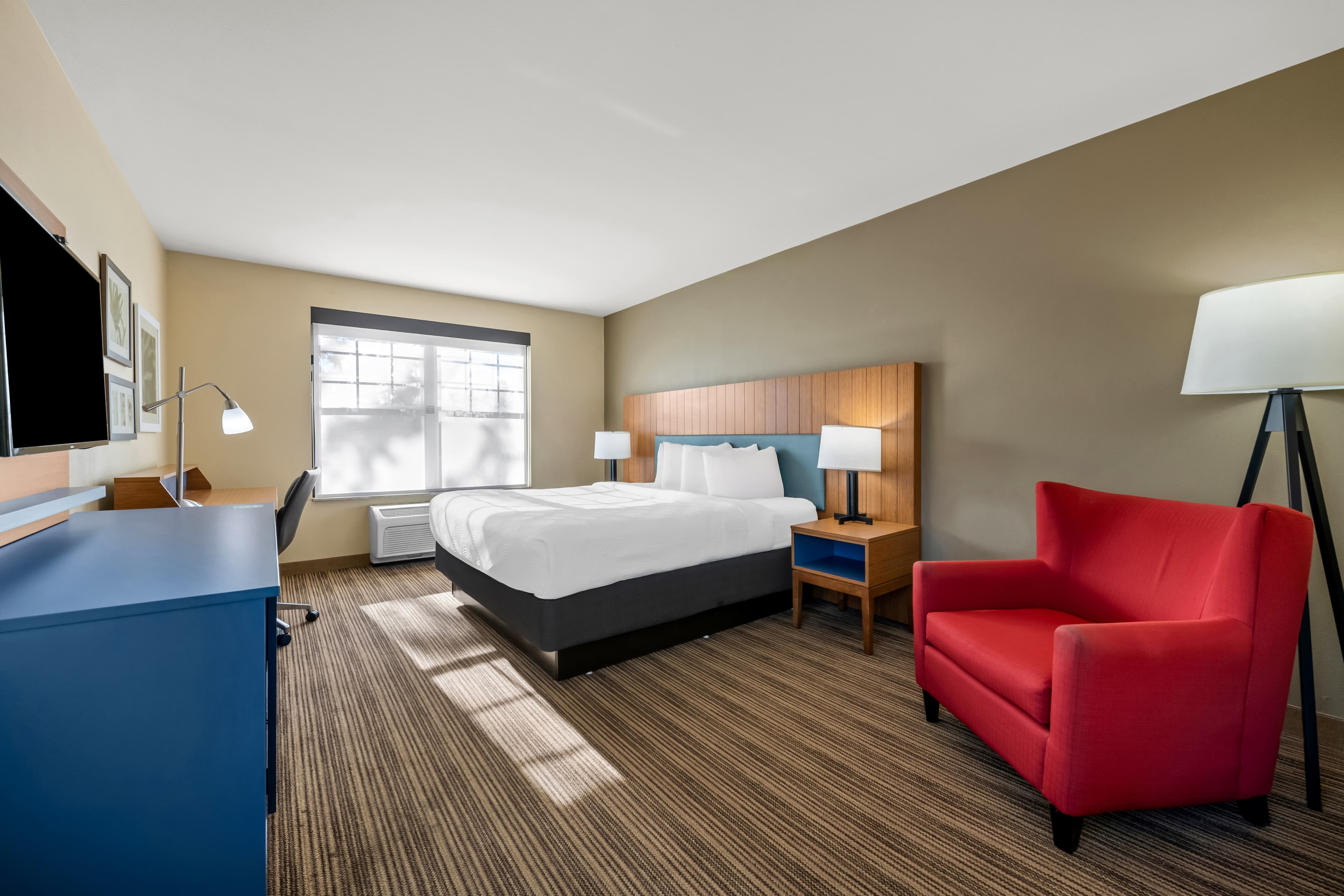 Country Inn & Suites by Radisson, Red Wing, MN - Image 2