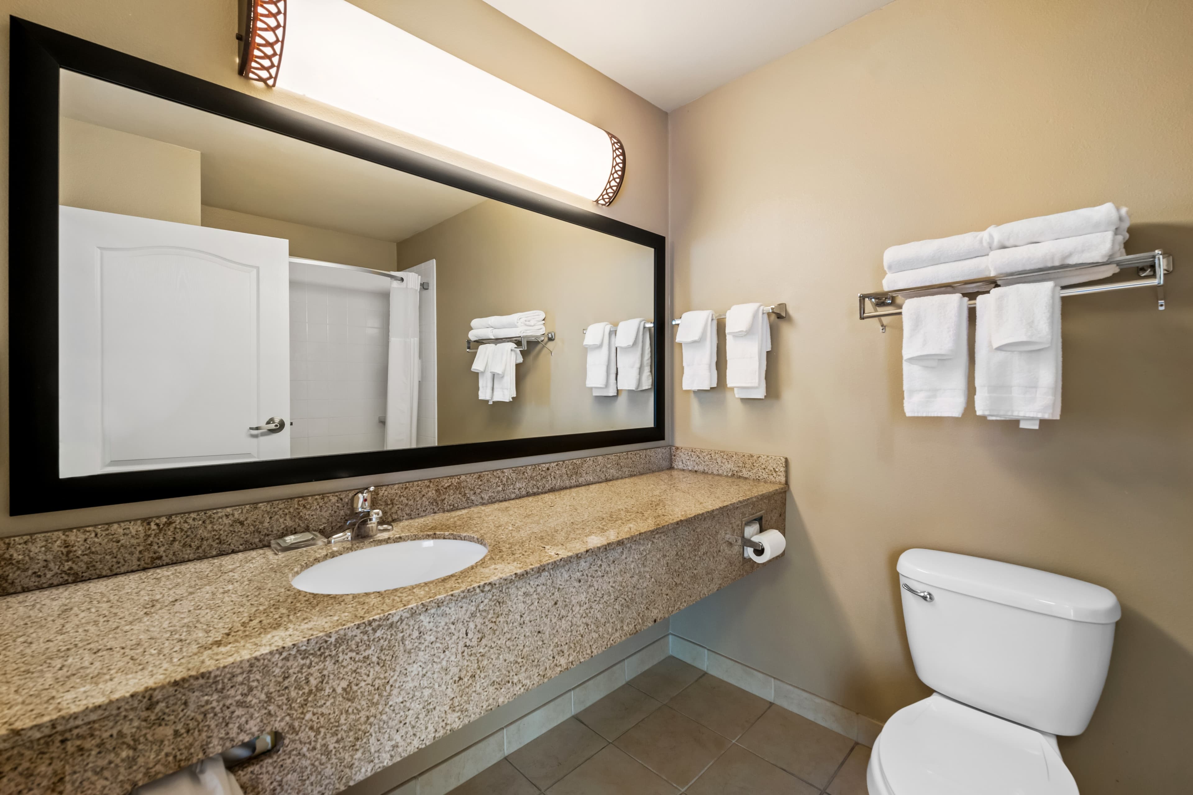 Country Inn & Suites by Radisson, Red Wing, MN — 20