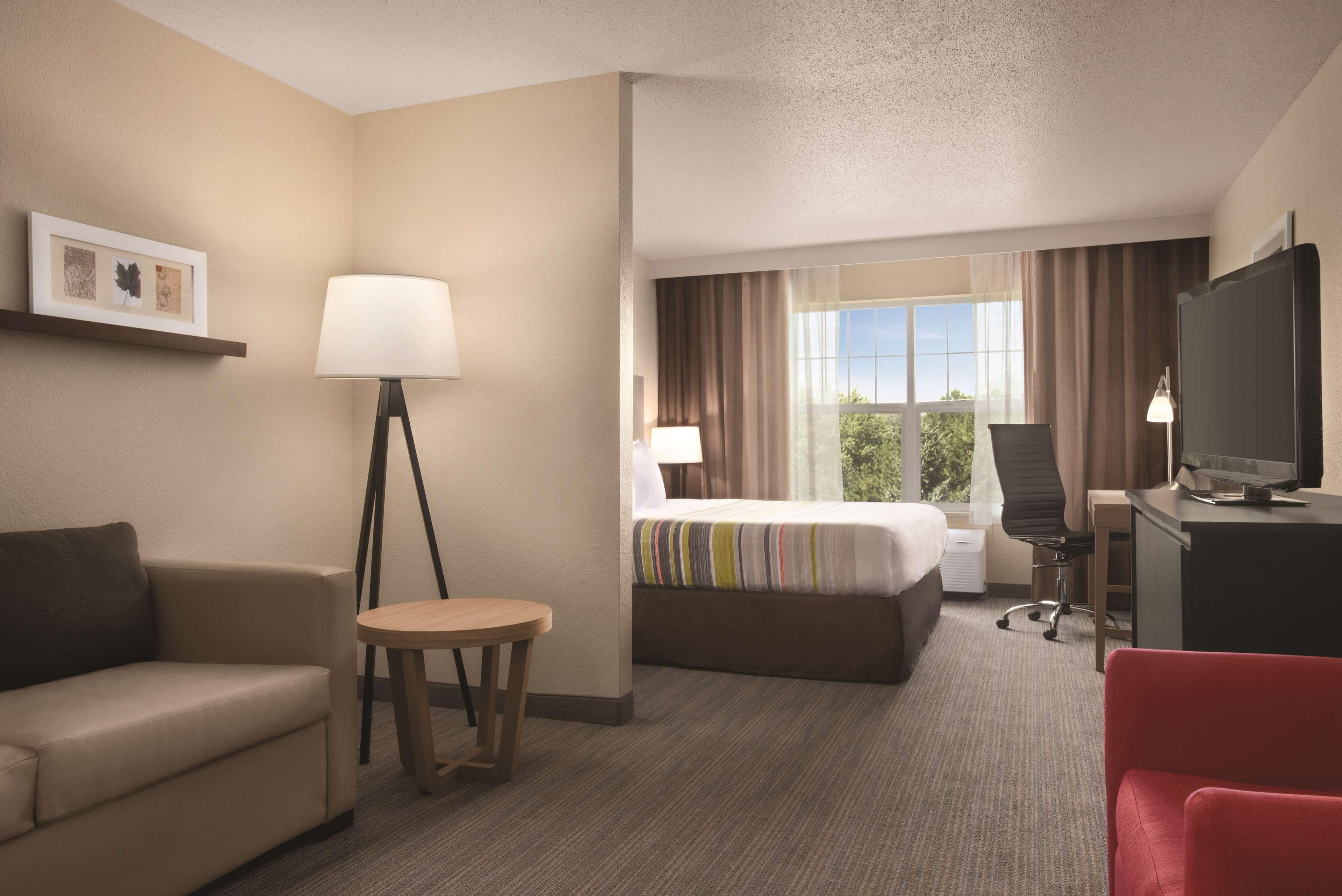 Country Inn & Suites by Radisson, Cottage Grove, MN — 4