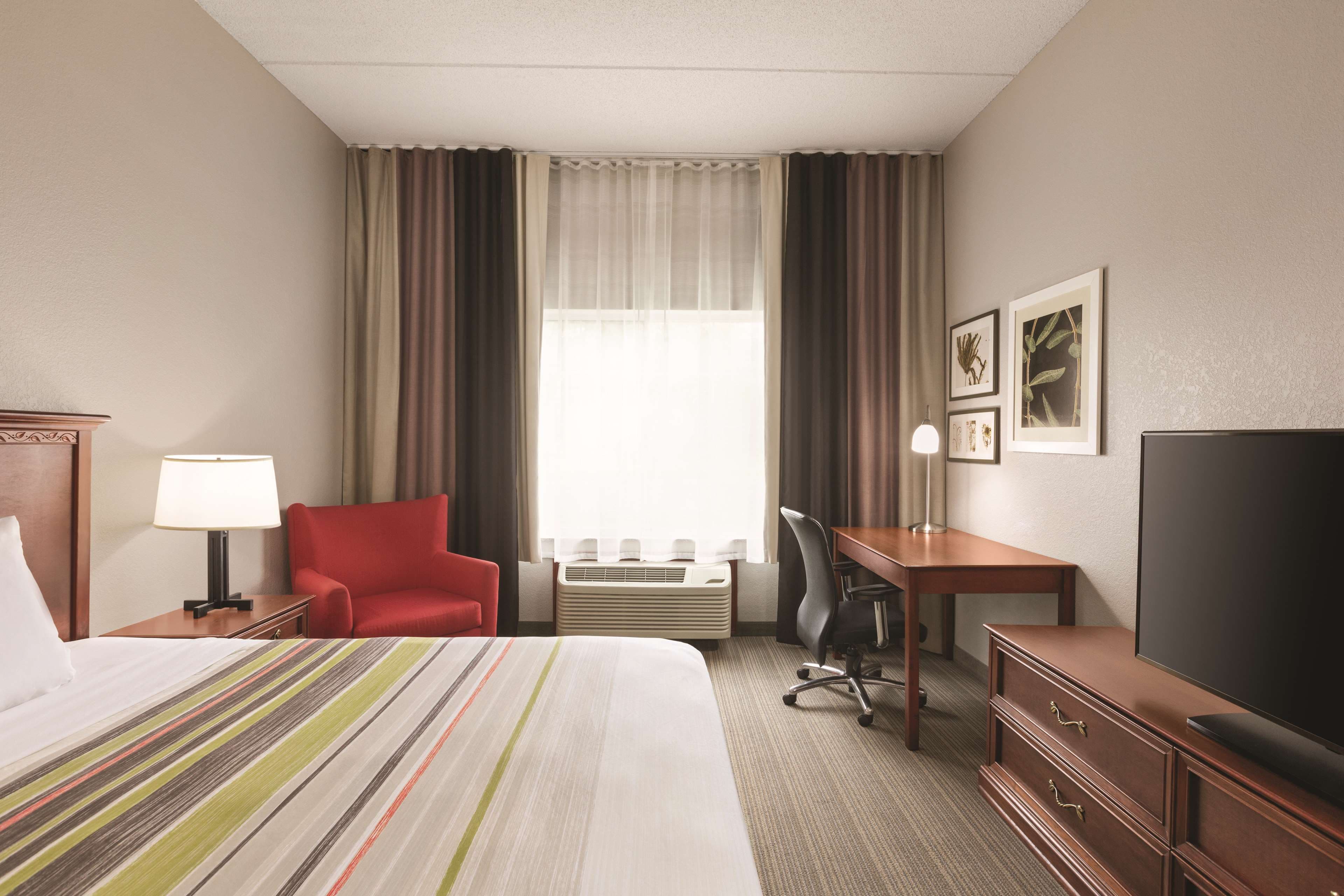 Country Inn & Suites by Radisson, Willmar, MN — 2