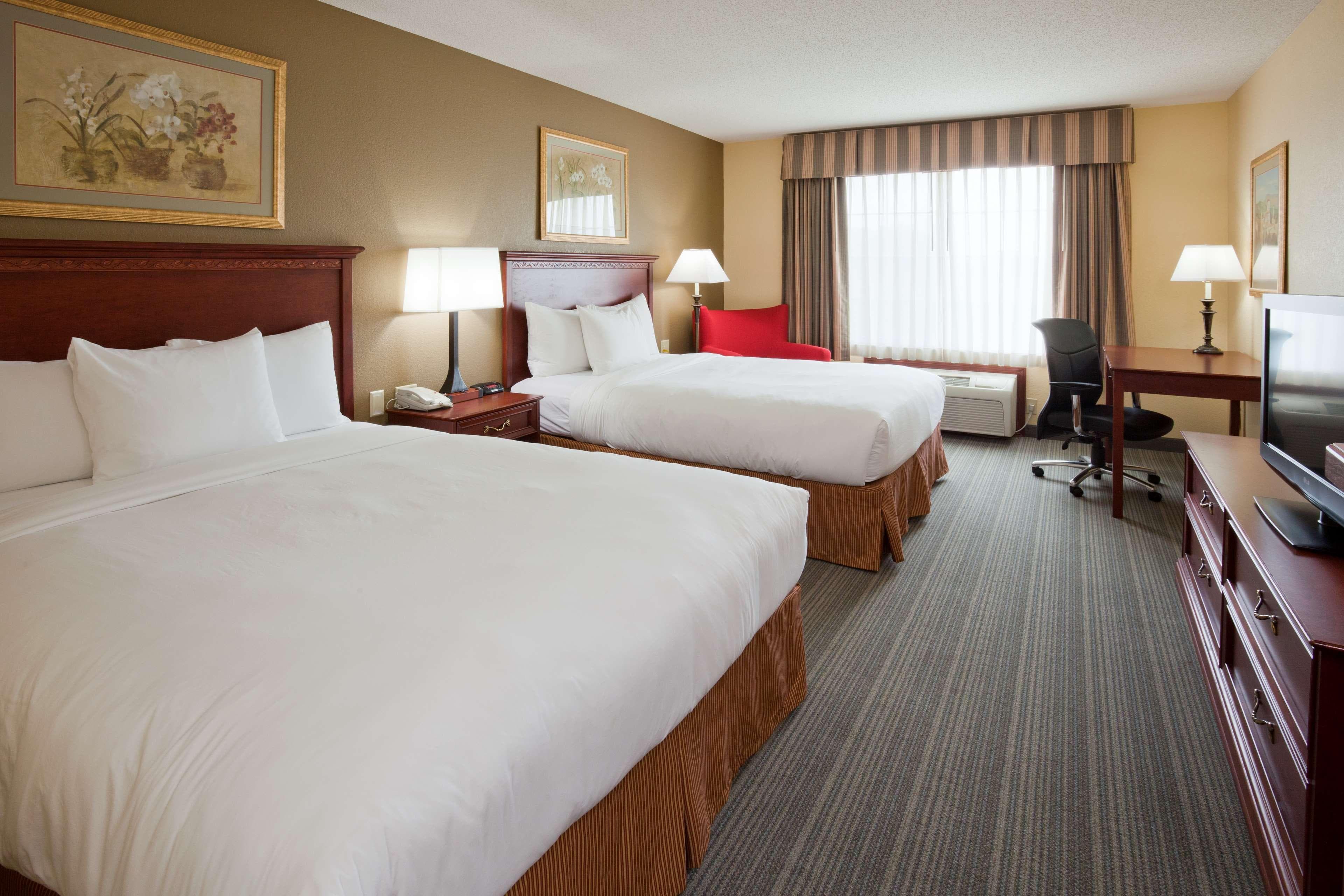 Country Inn & Suites by Radisson, Willmar, MN — 8