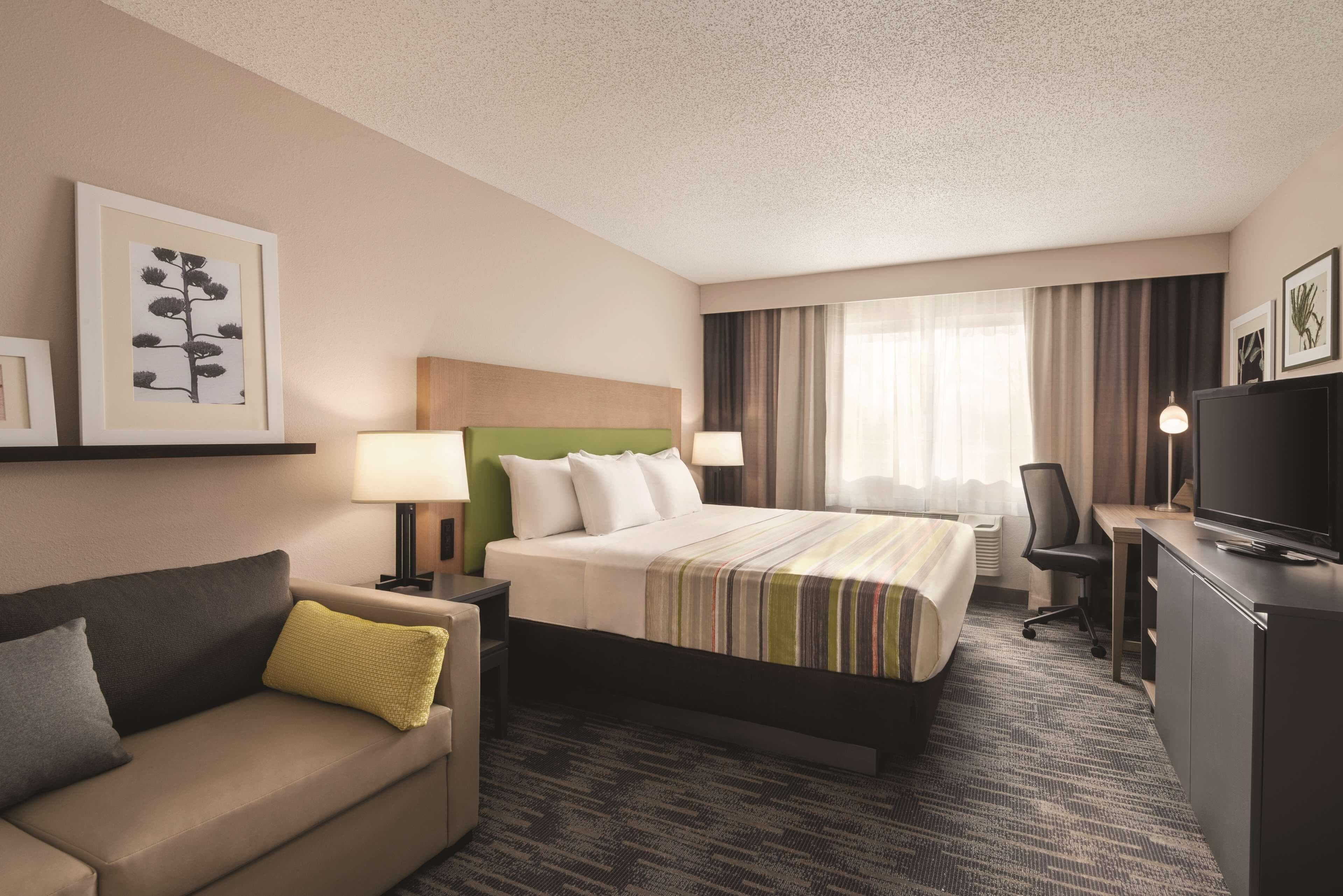 Country Inn & Suites by Radisson, Northfield, MN — 9