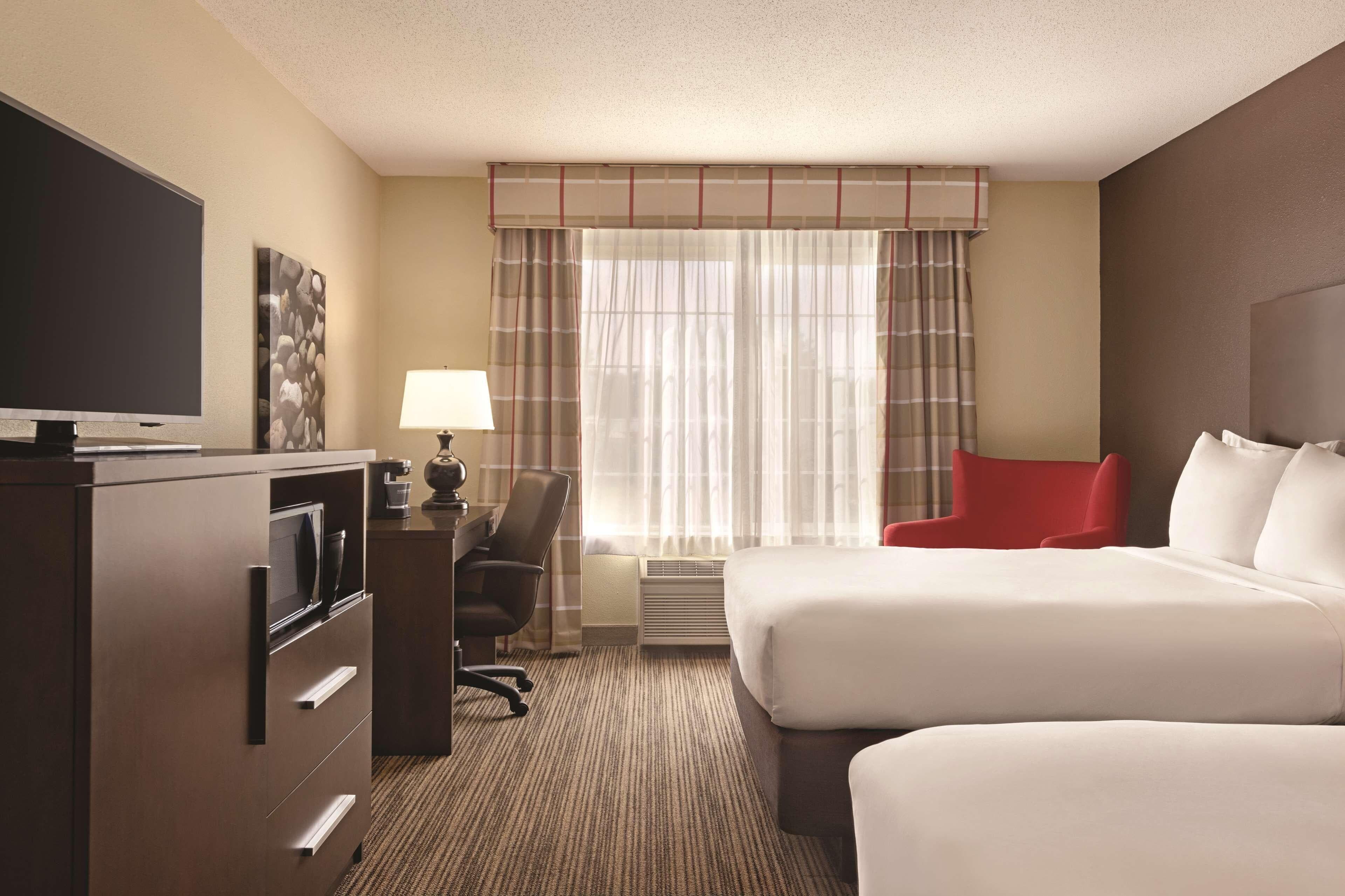 Country Inn & Suites by Radisson, Albert Lea - Austin — 24