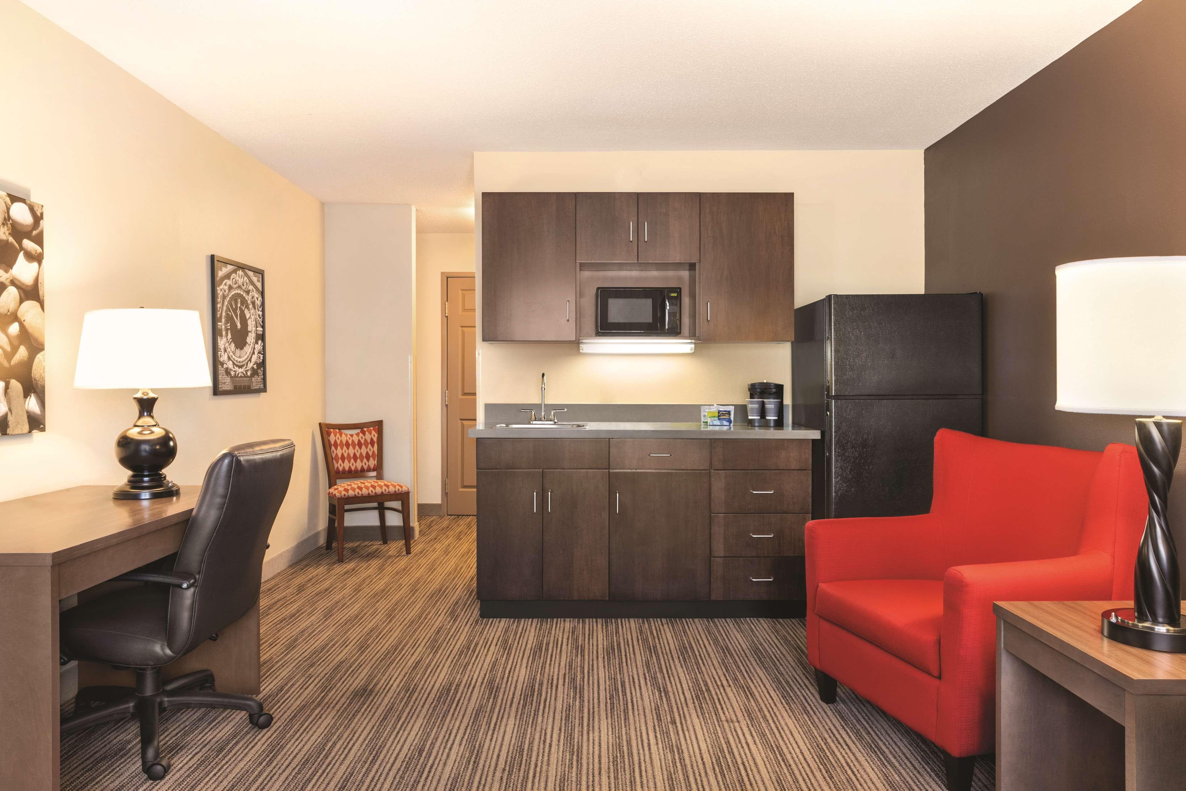 Country Inn & Suites by Radisson, Albert Lea - Austin - Image 3