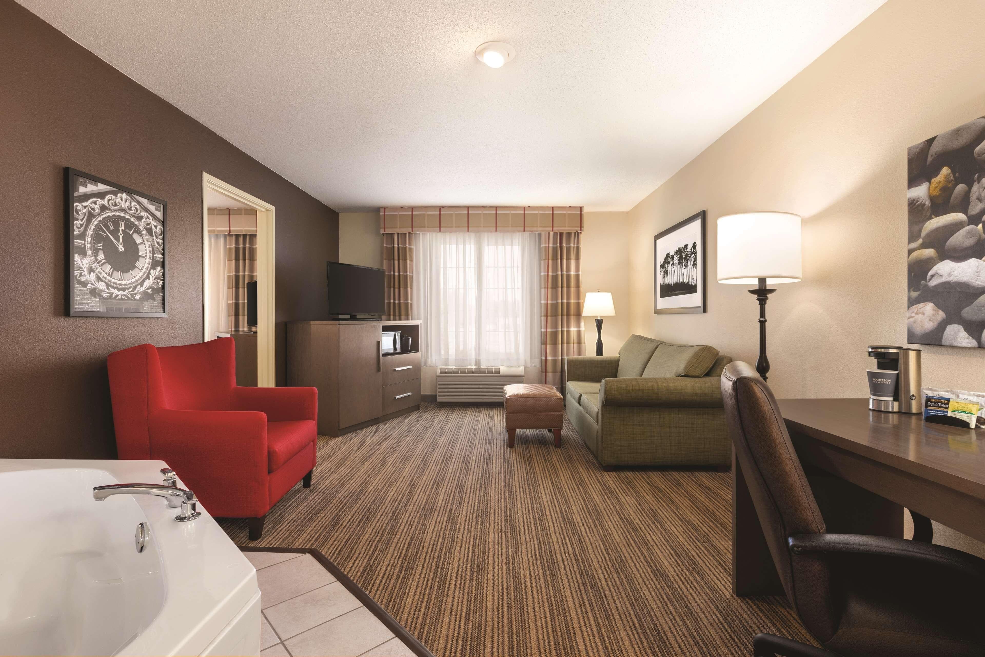 Country Inn & Suites by Radisson, Albert Lea - Austin — 15