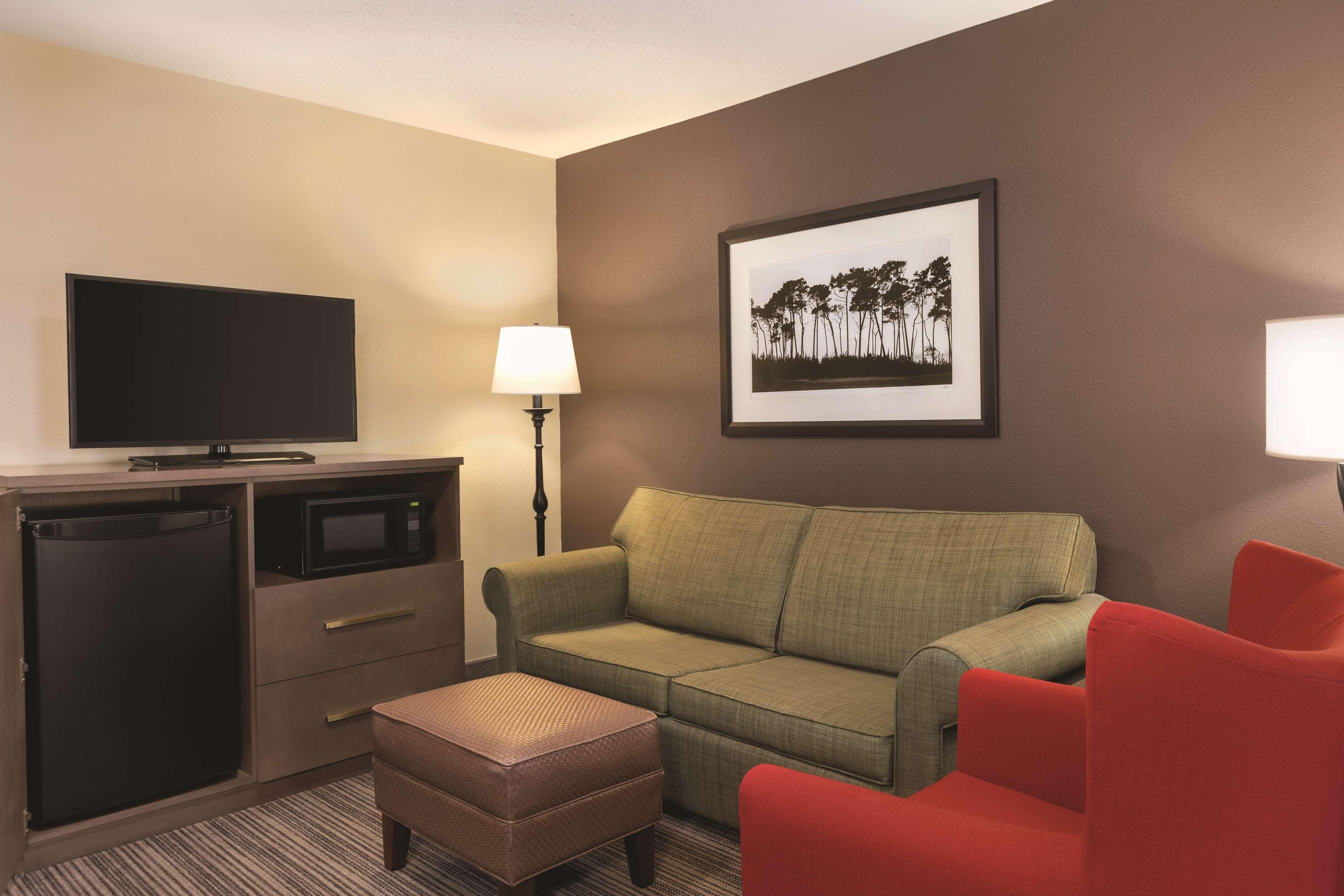 Country Inn & Suites by Radisson, Albert Lea - Austin — 26
