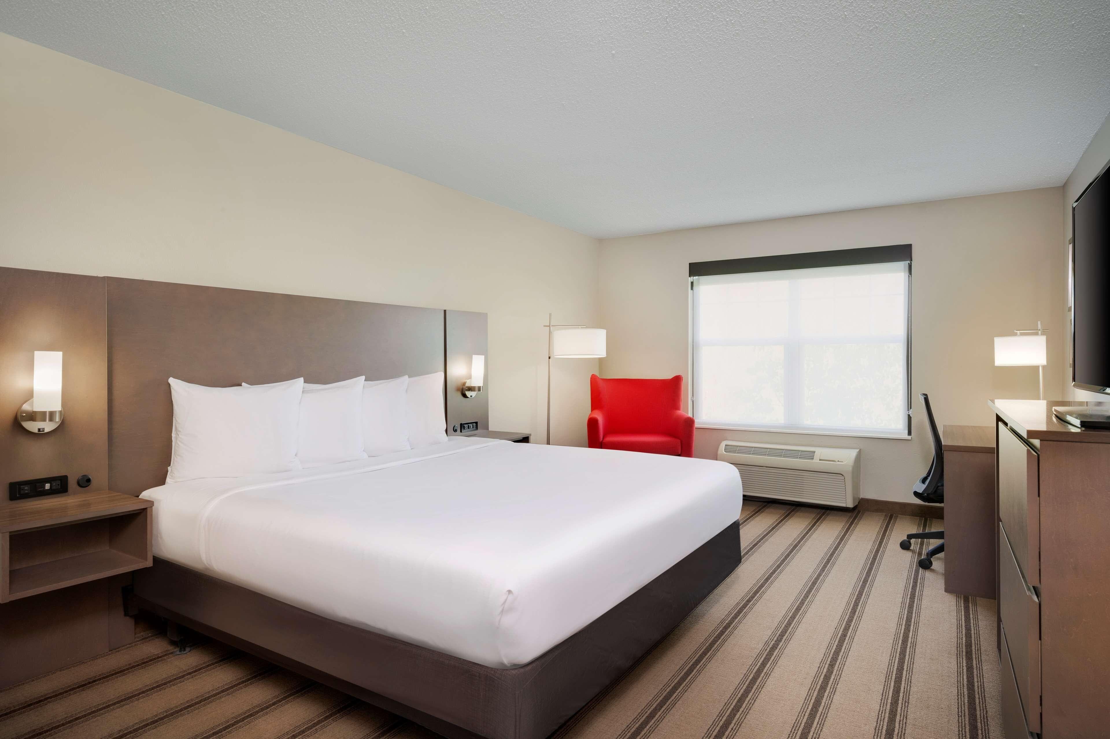 Country Inn & Suites by Radisson Albertville near Outlet Mall - Image 1