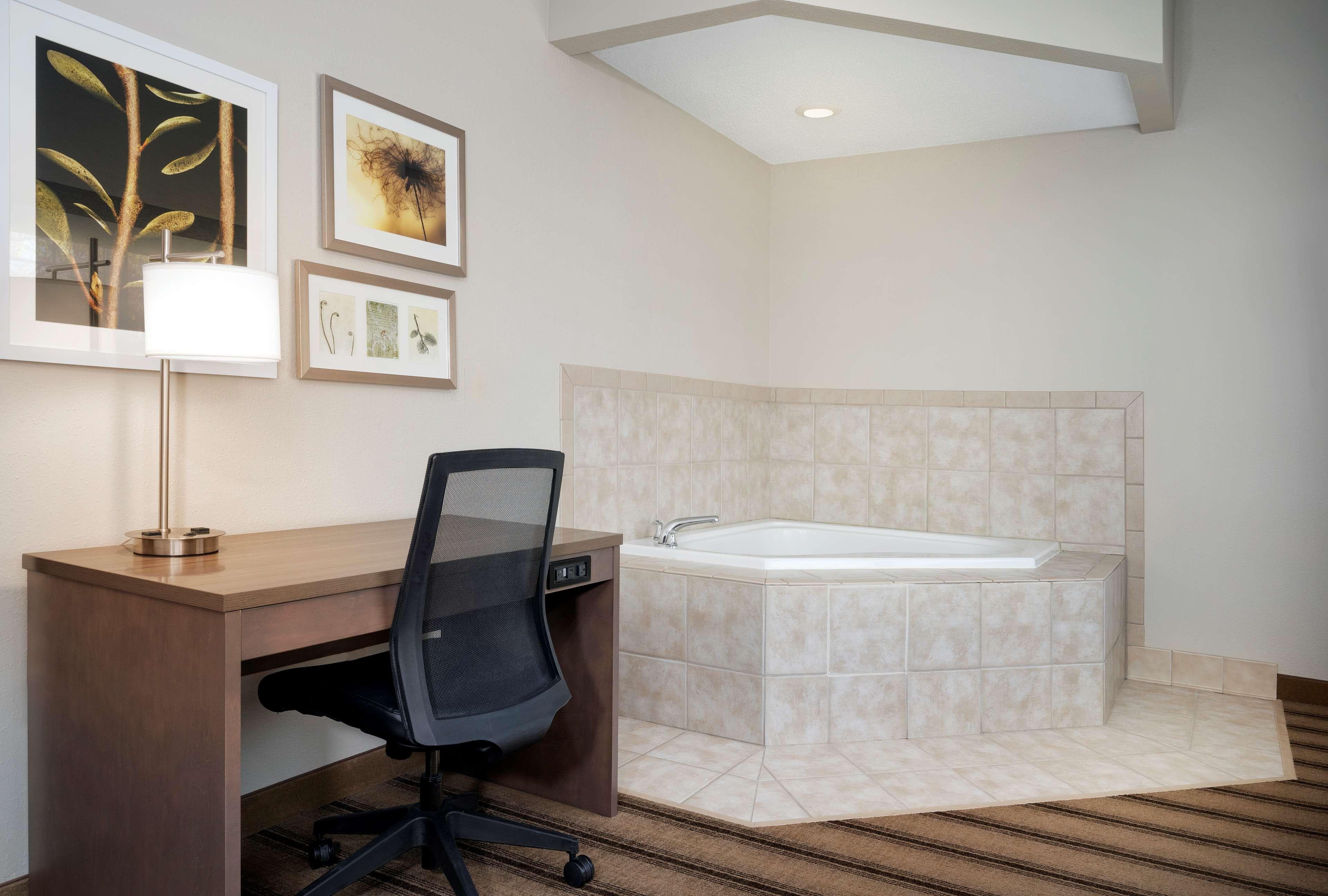 Country Inn & Suites by Radisson Albertville near Outlet Mall — 22