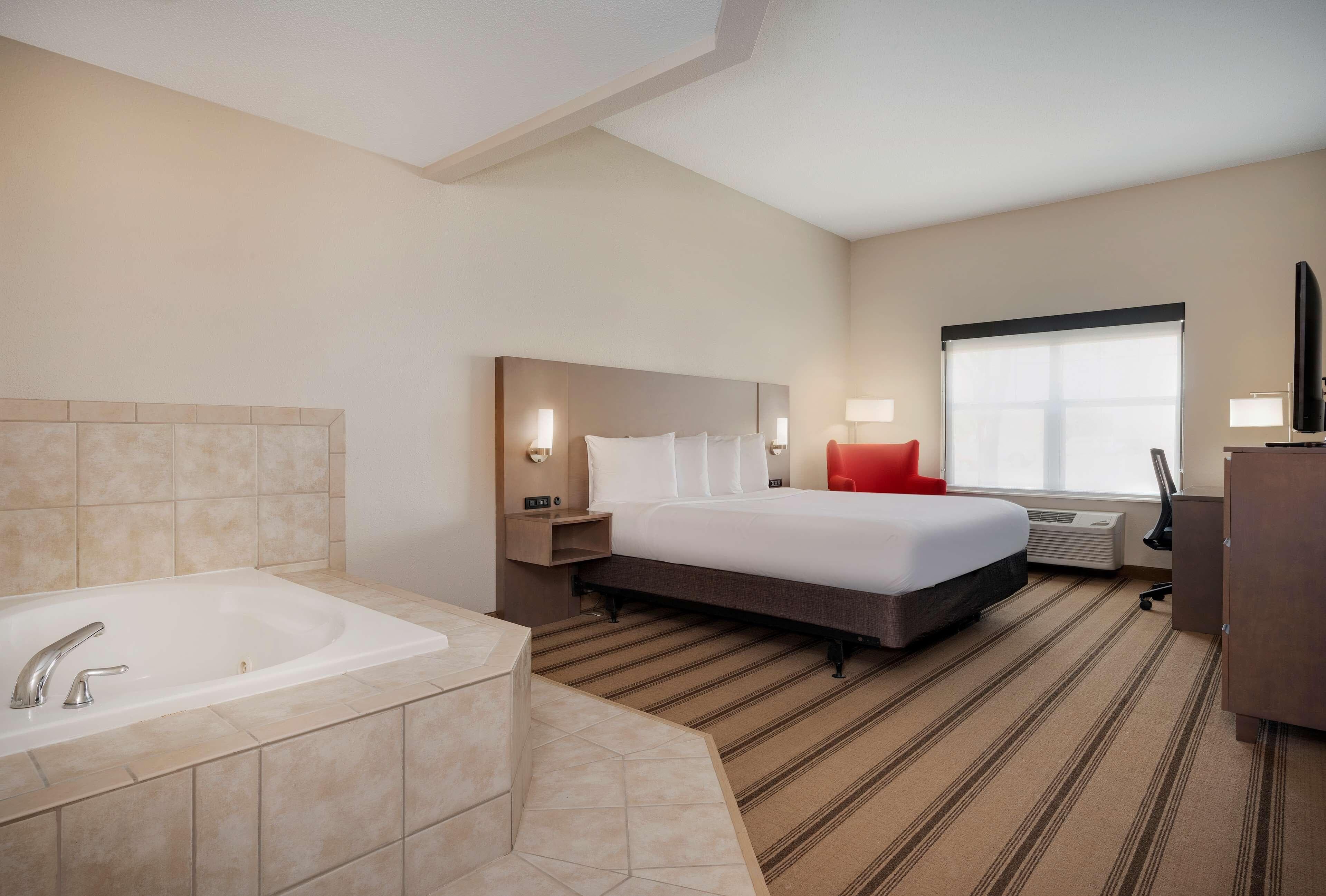 Country Inn & Suites by Radisson Albertville near Outlet Mall — 15