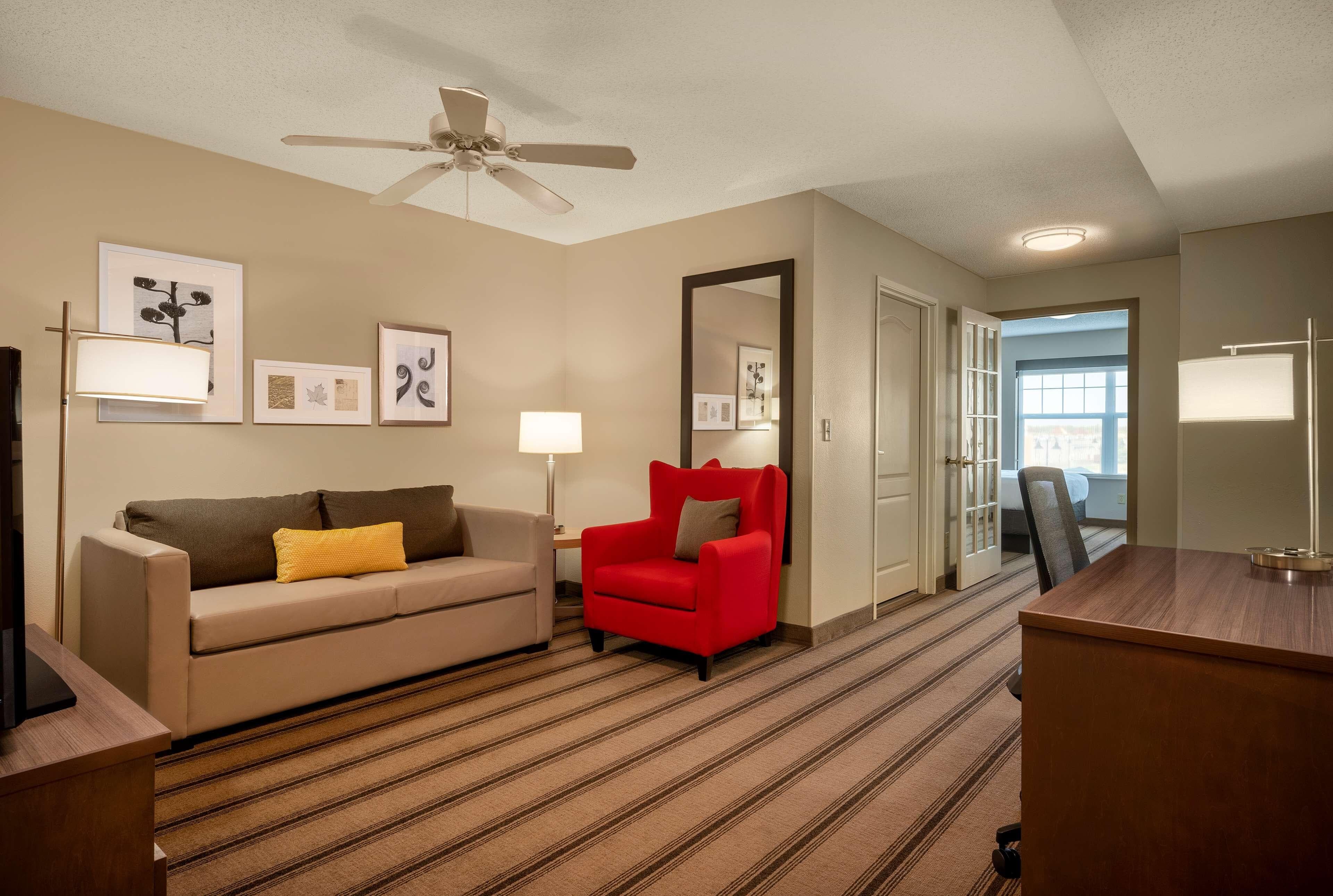 Country Inn & Suites by Radisson Albertville near Outlet Mall — 6