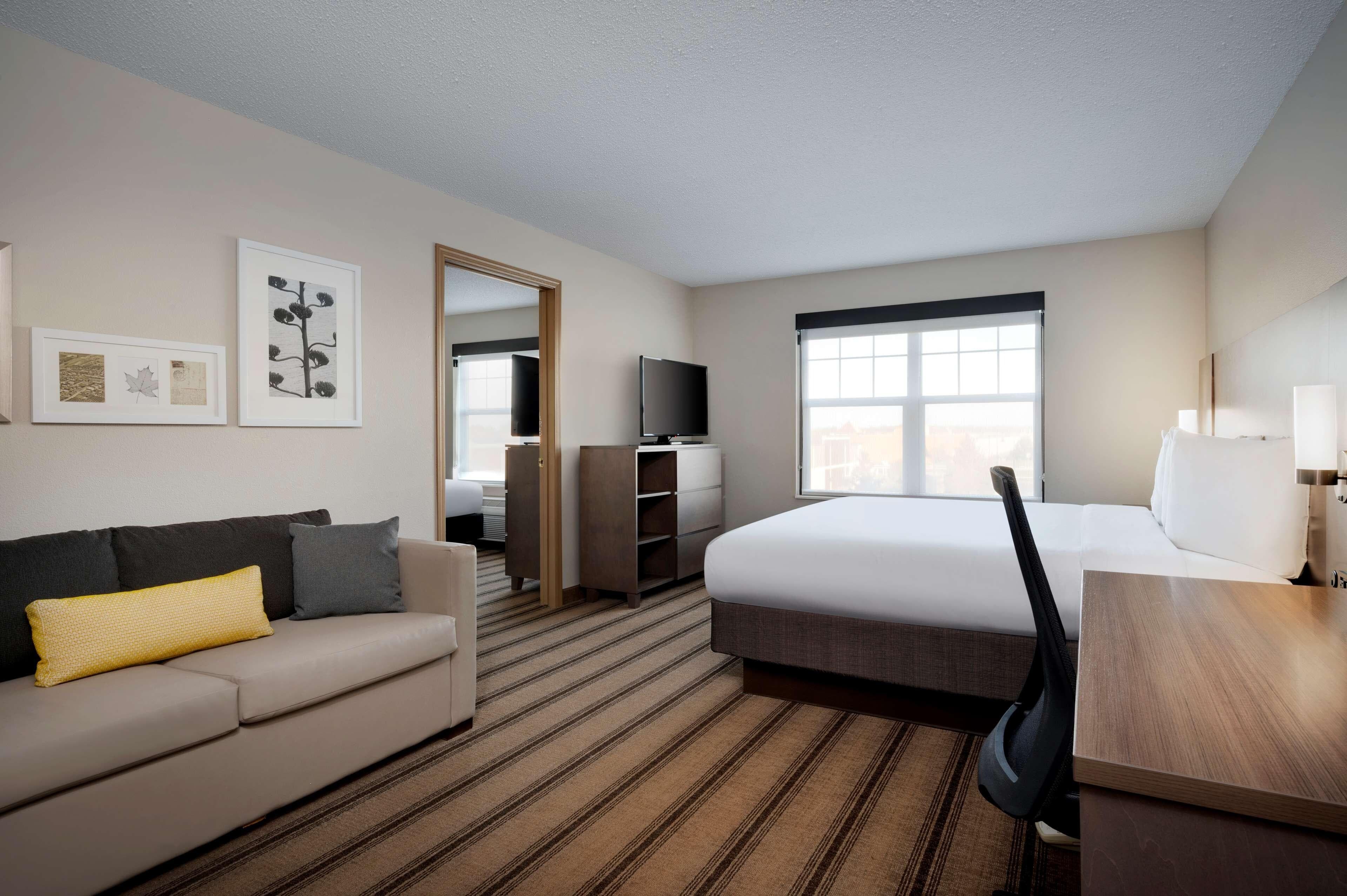 Country Inn & Suites by Radisson Albertville near Outlet Mall — 28