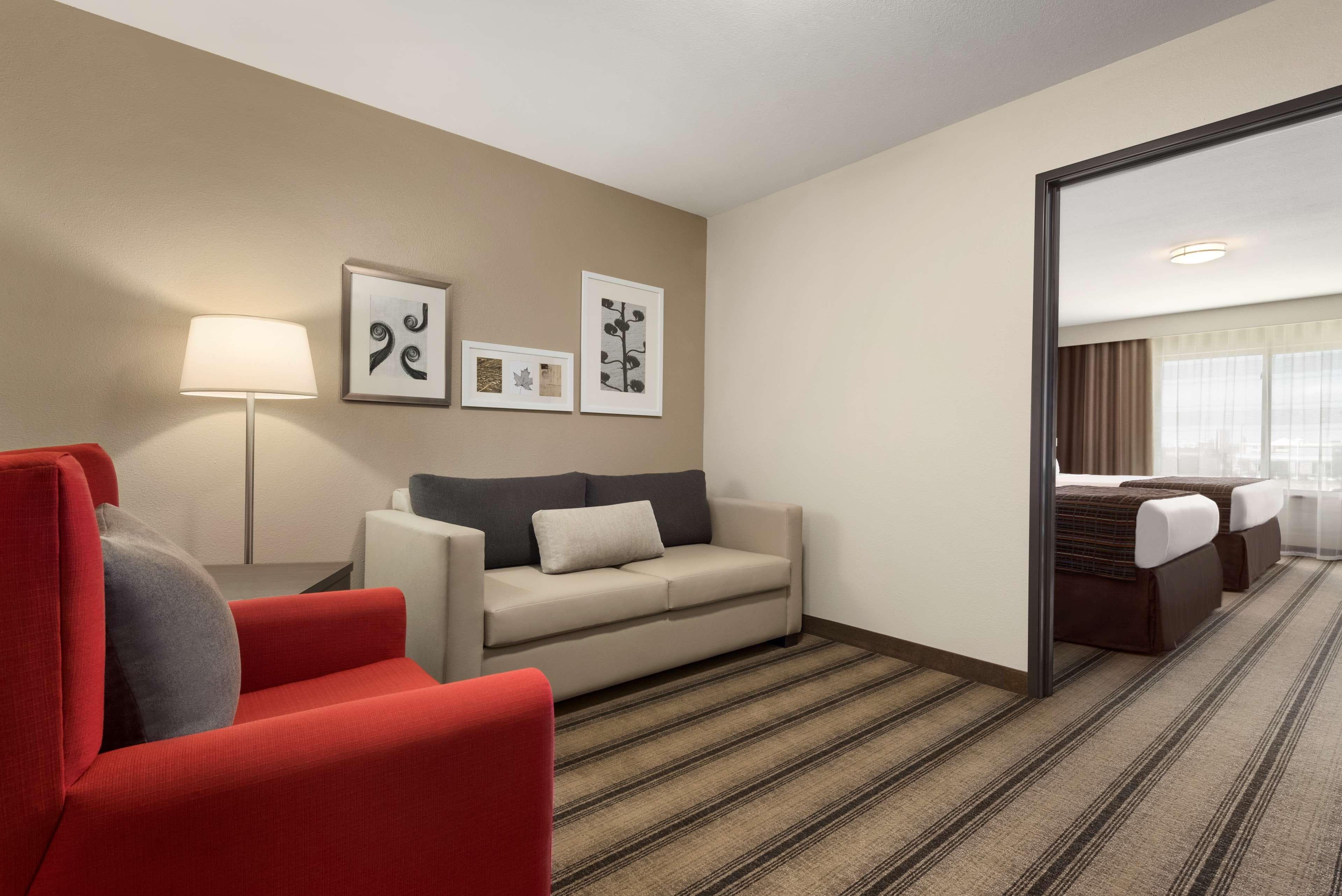 Country Inn & Suites by Radisson, St. Cloud West, MN — 6