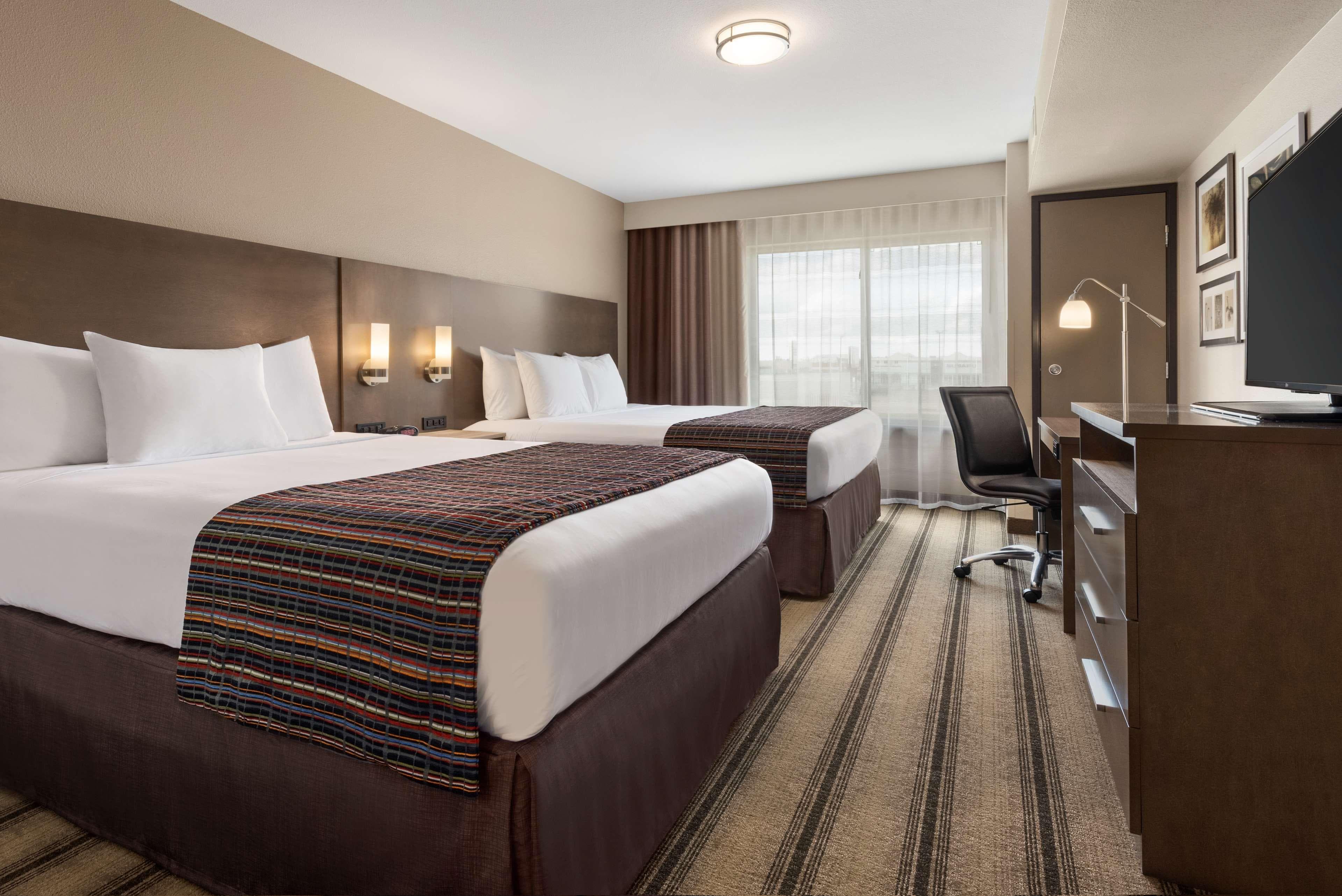 Country Inn & Suites by Radisson, St. Cloud West, MN — 11