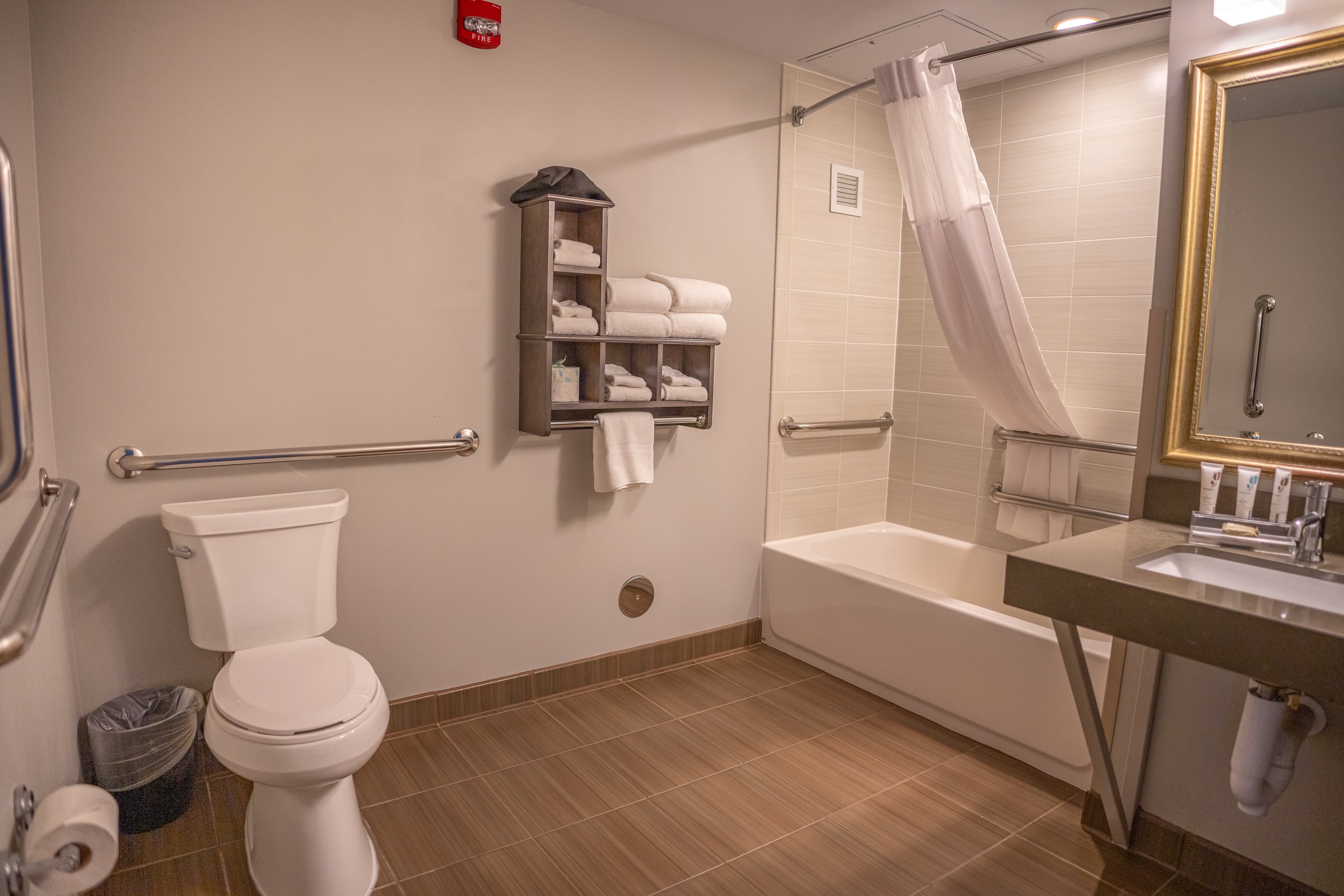Country Inn & Suites by Radisson, Bemidji, MN — 10