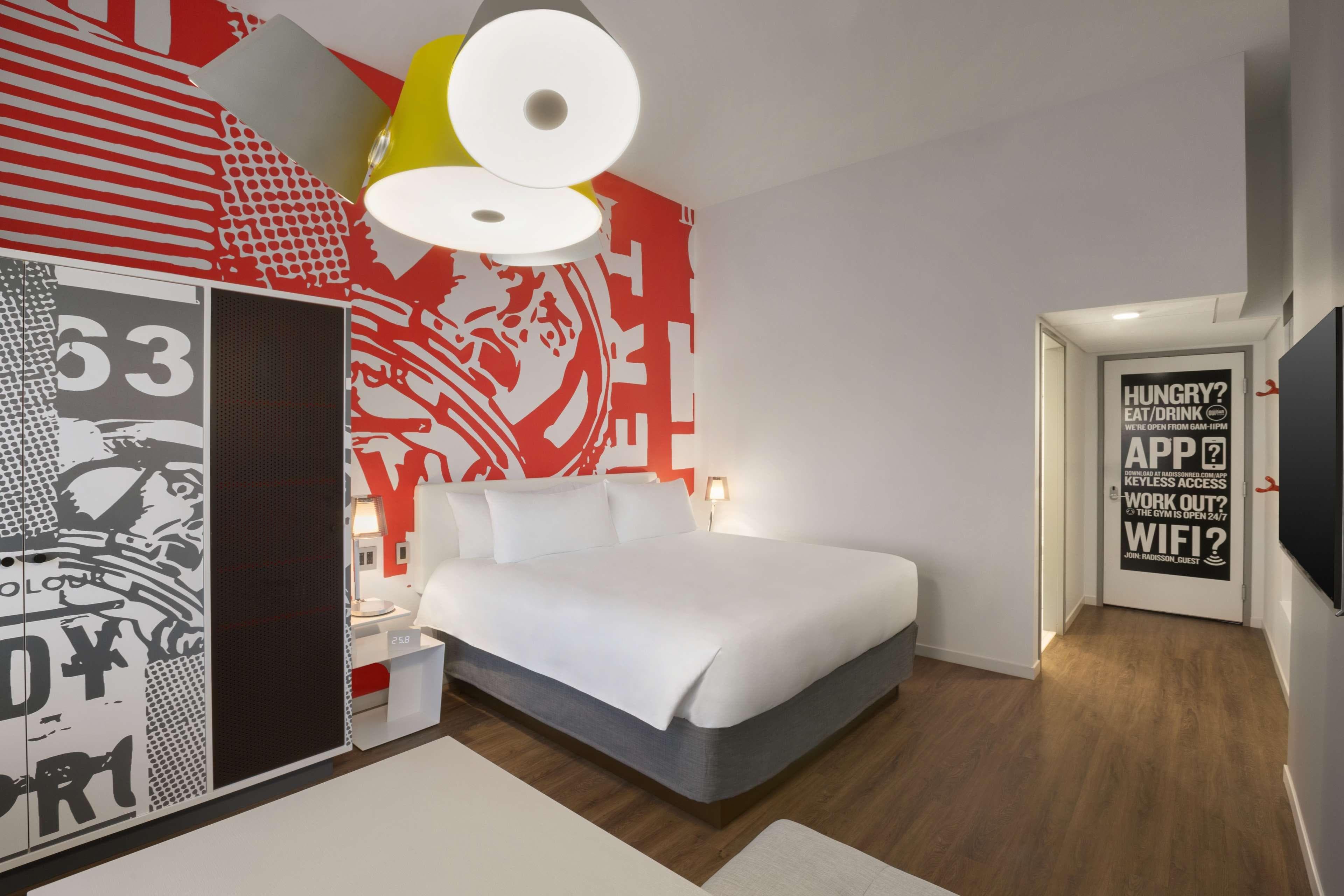 Radisson RED Minneapolis Downtown — 7
