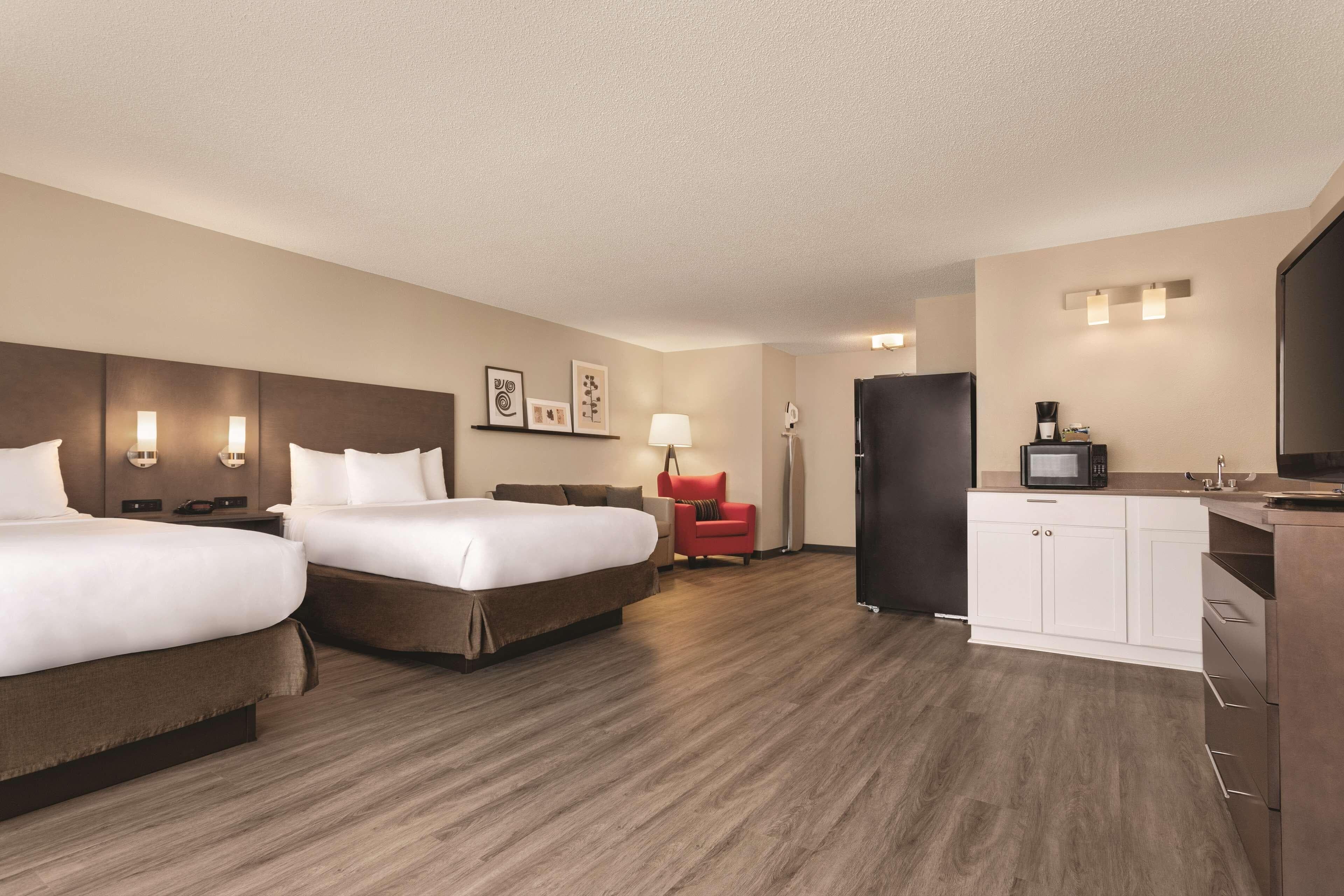 Country Inn & Suites by Radisson, Buffalo, MN — 9