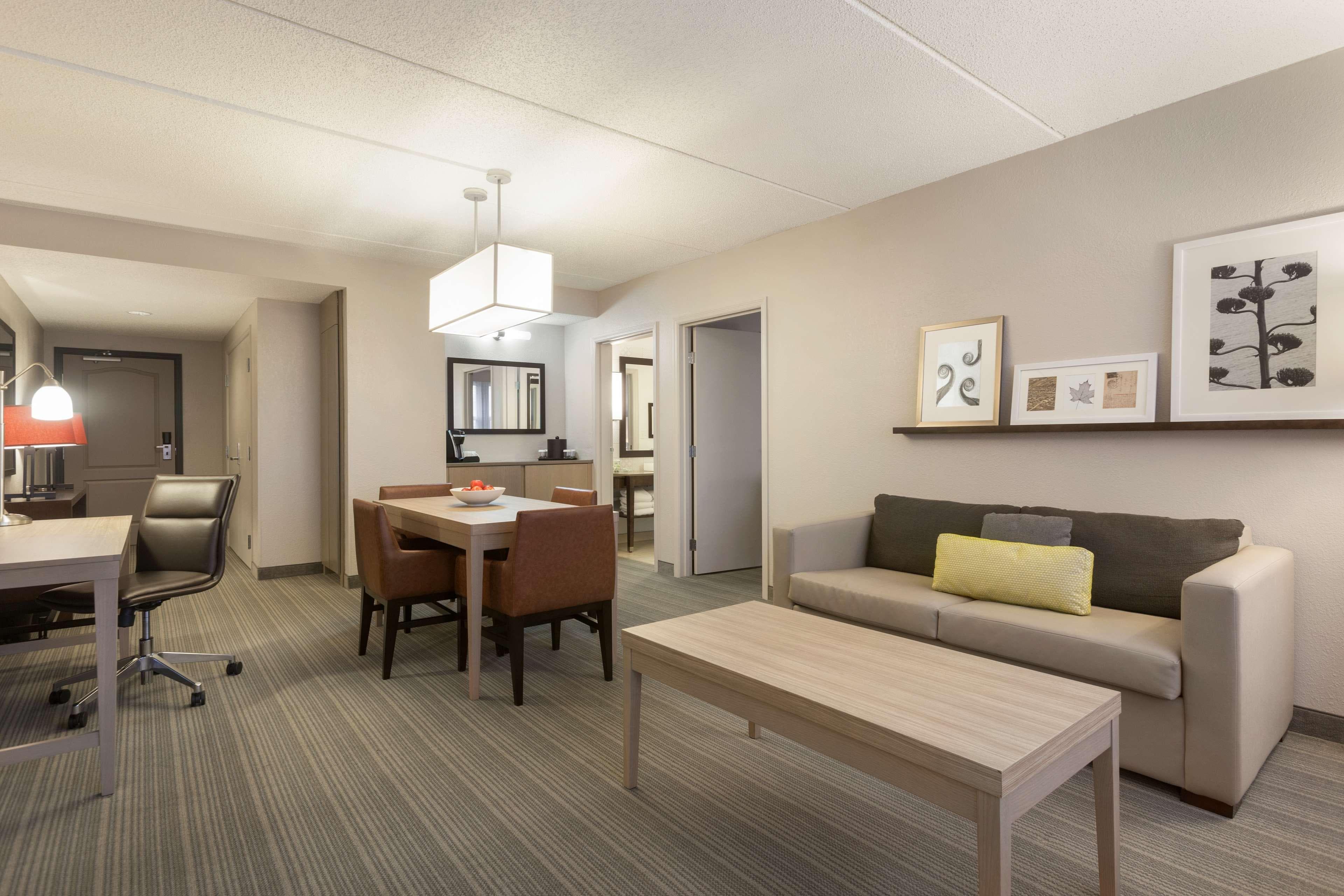 Country Inn & Suites Bloomington Mall of America — 12