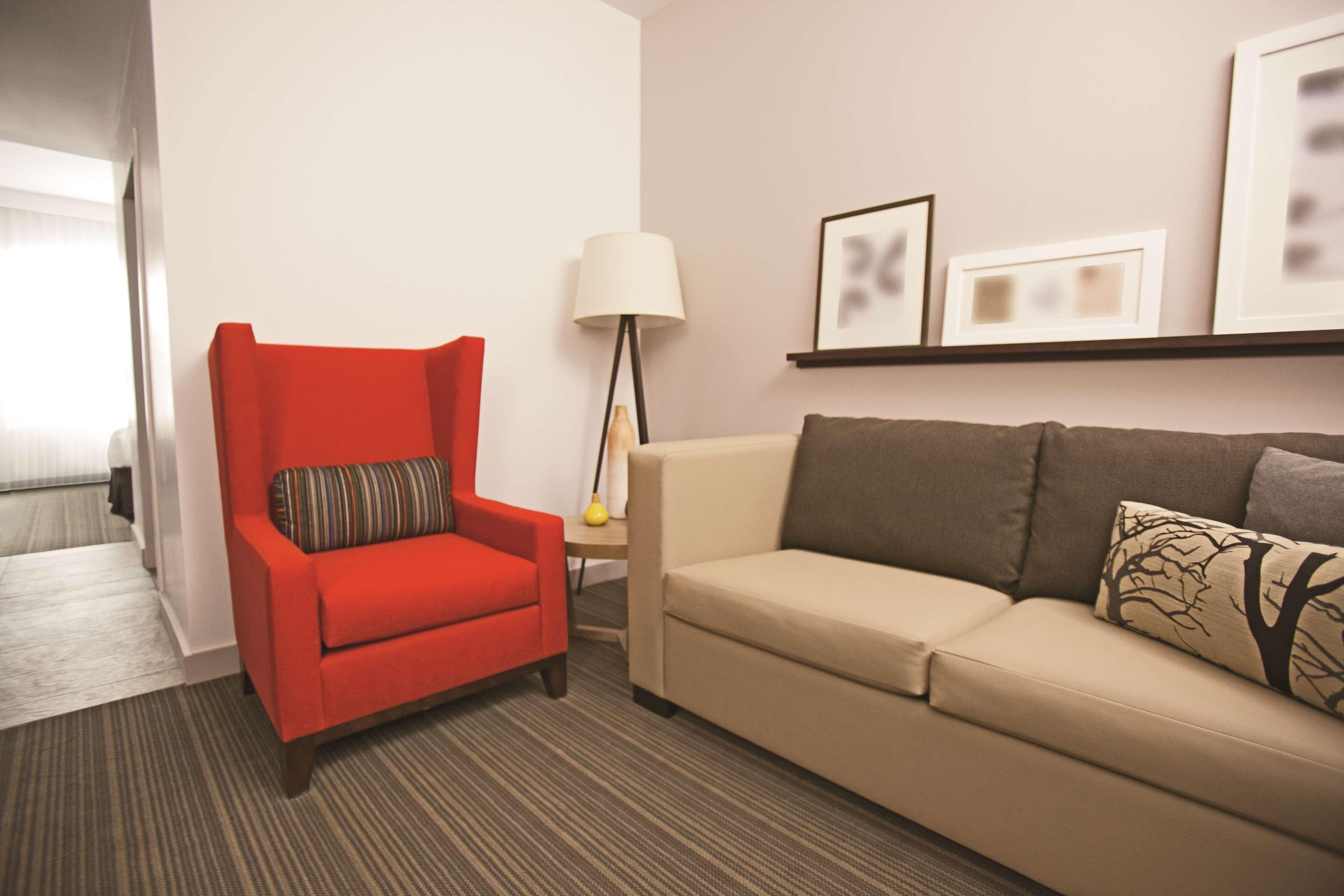 Country Inn & Suites Bloomington Mall of America - Image 3