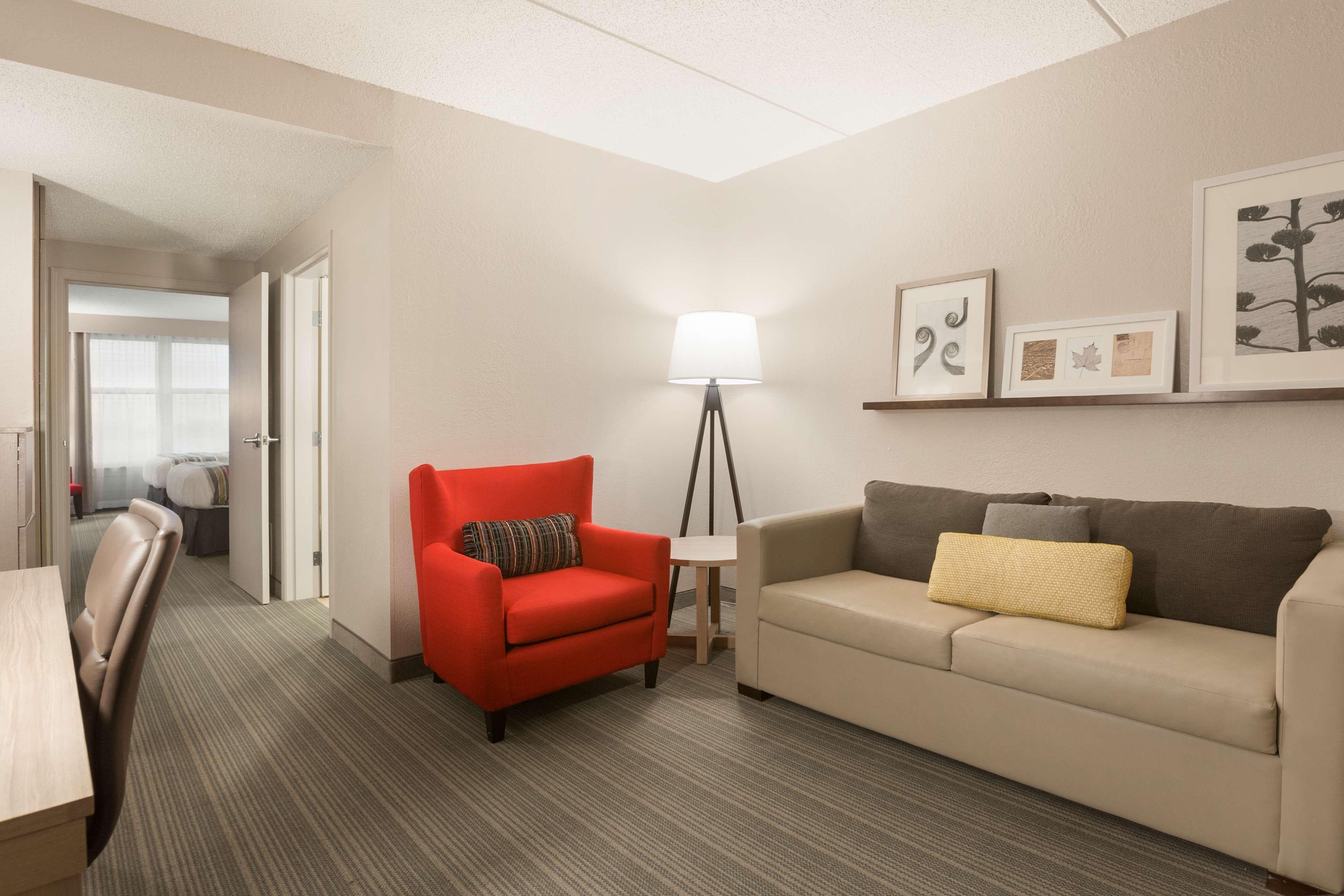 Country Inn & Suites Bloomington Mall of America — 14