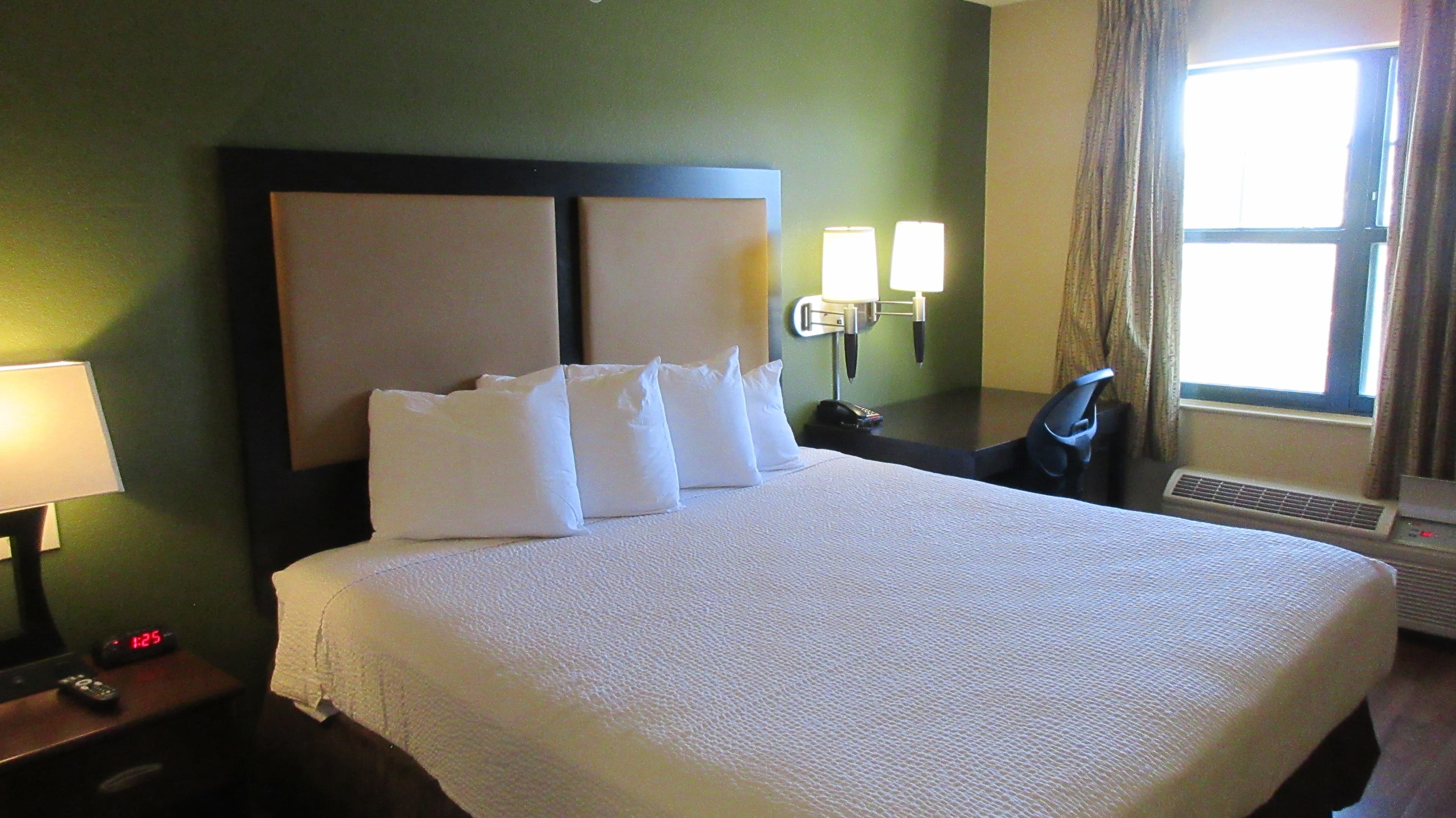MainStay Suites Rochester South Mayo Clinic — 8