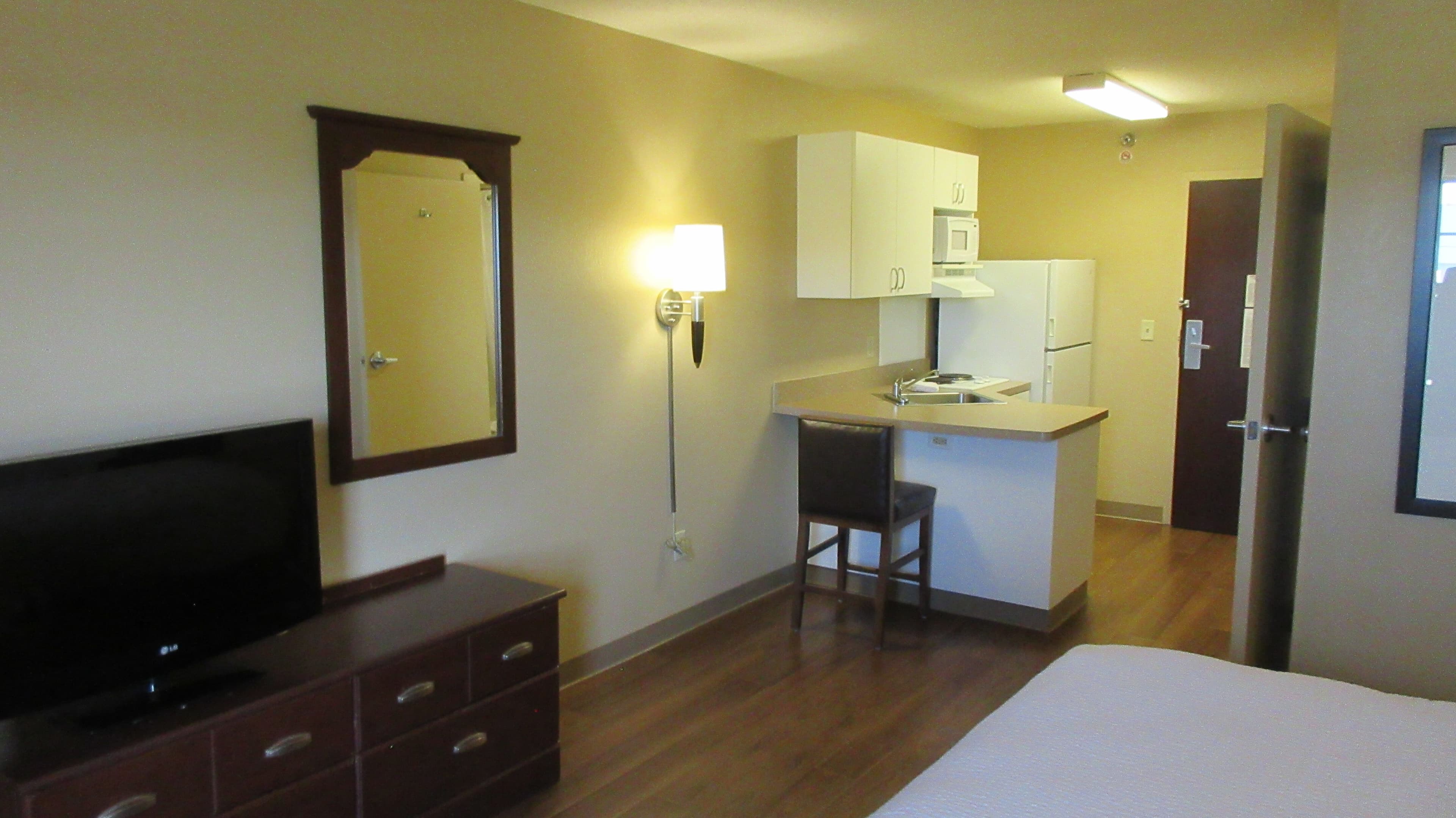 MainStay Suites Rochester South Mayo Clinic — 9